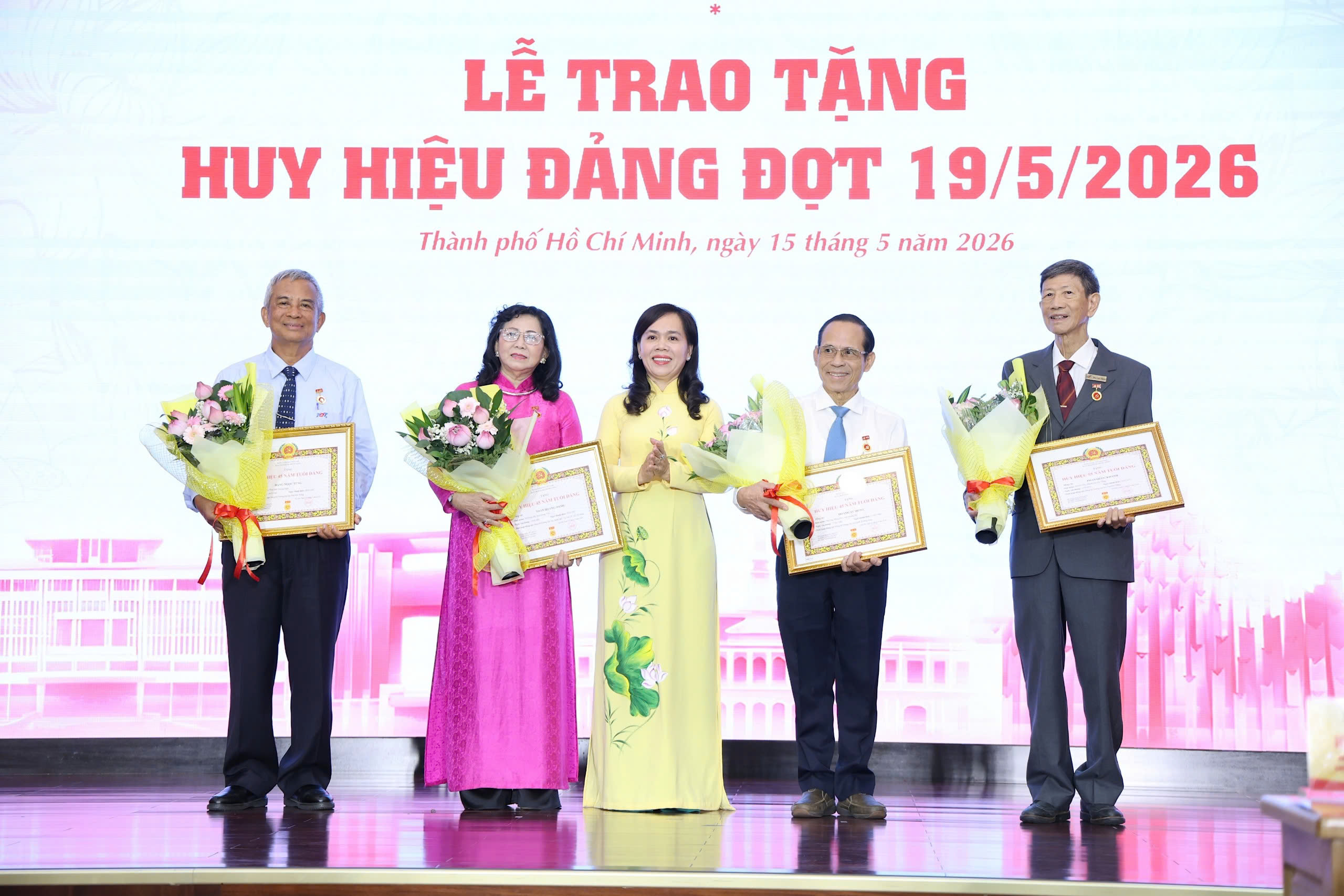 Đảng ủy UBND TPHCM biểu dương điển h&igrave;nh học B&aacute;c năm 2026 - Ảnh 2.