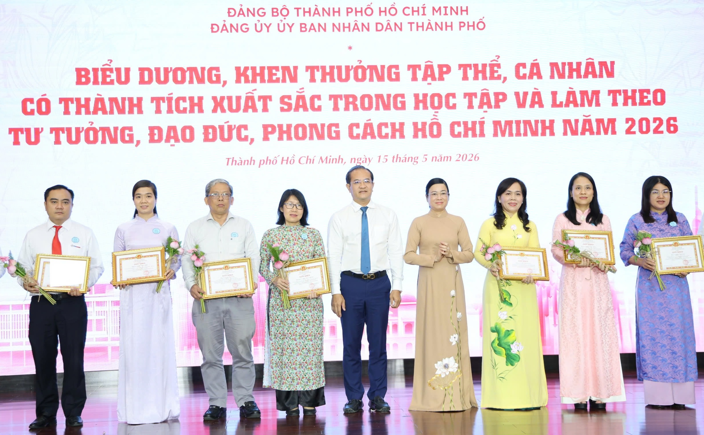 Đảng ủy UBND TPHCM biểu dương điển h&igrave;nh học B&aacute;c năm 2026 - Ảnh 3.