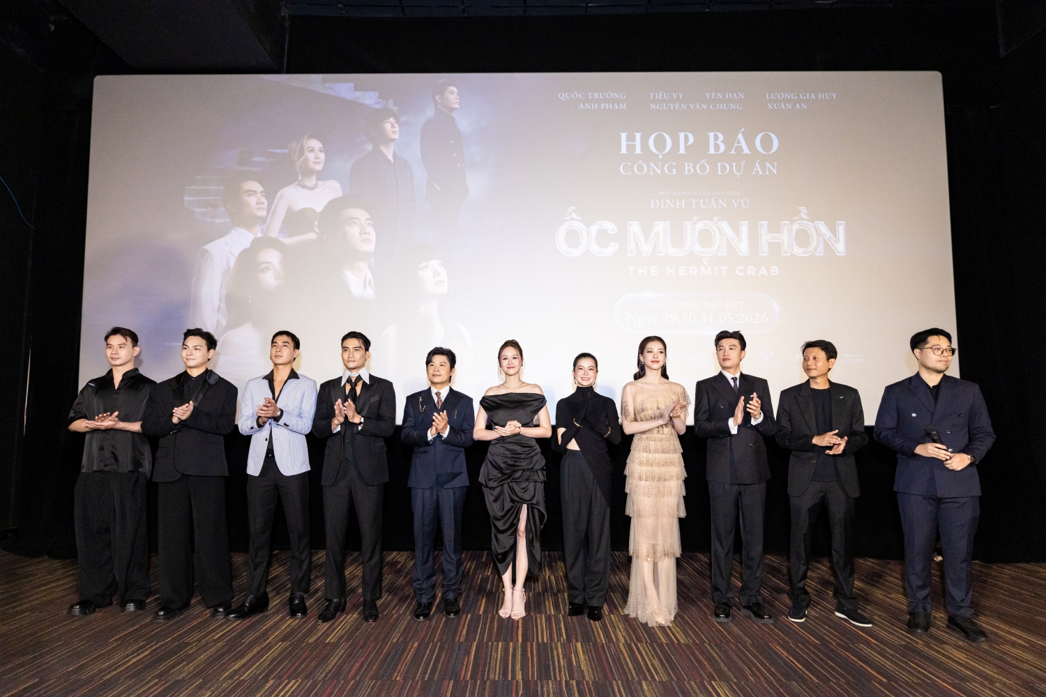 Hoa hậu Tiểu Vy muốn là bông hoa đang tỏa hương - Ảnh 16.