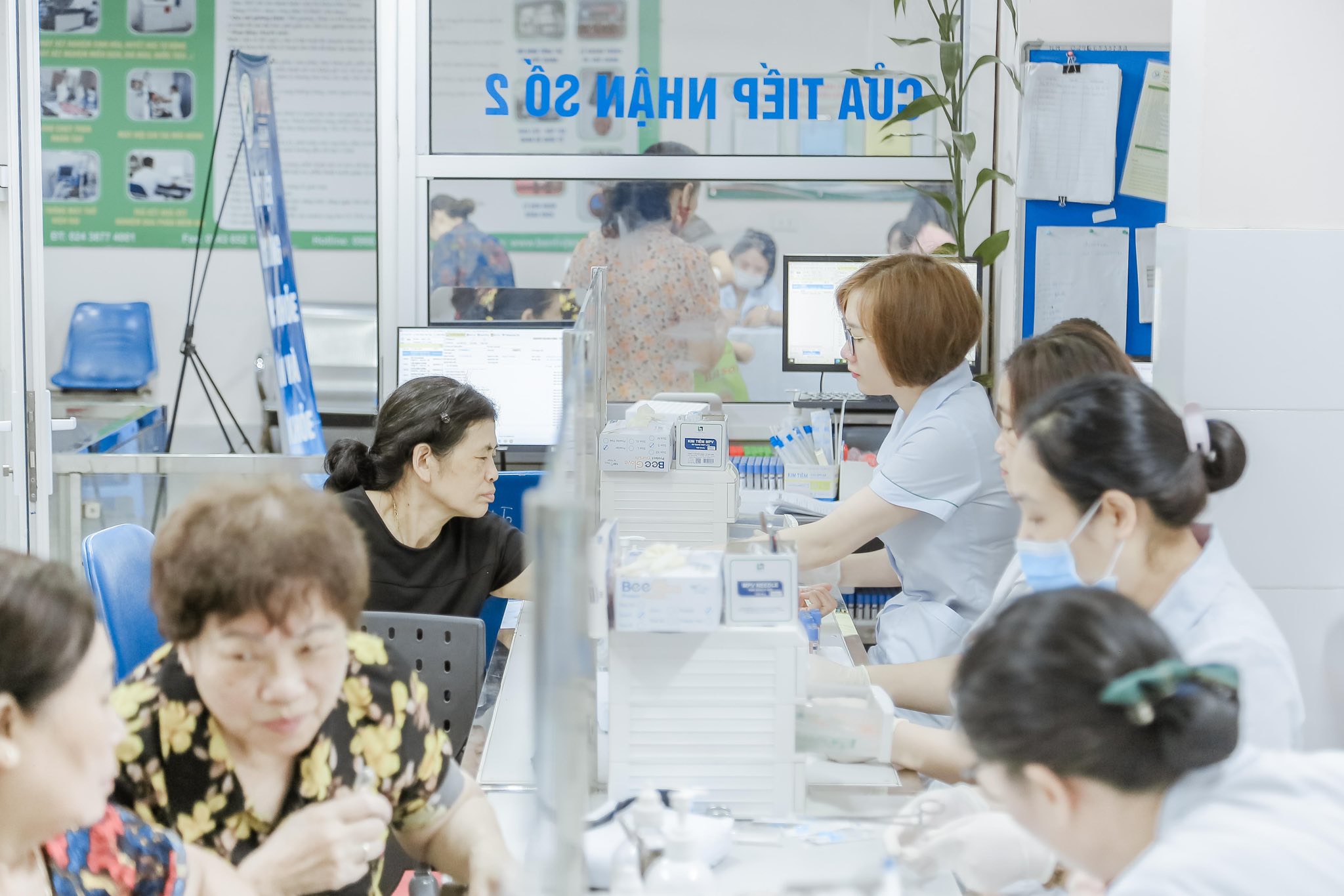 4 thời điểm được đổi nơi đăng ký khám chữa bệnh BHYT trong năm - Ảnh 1.