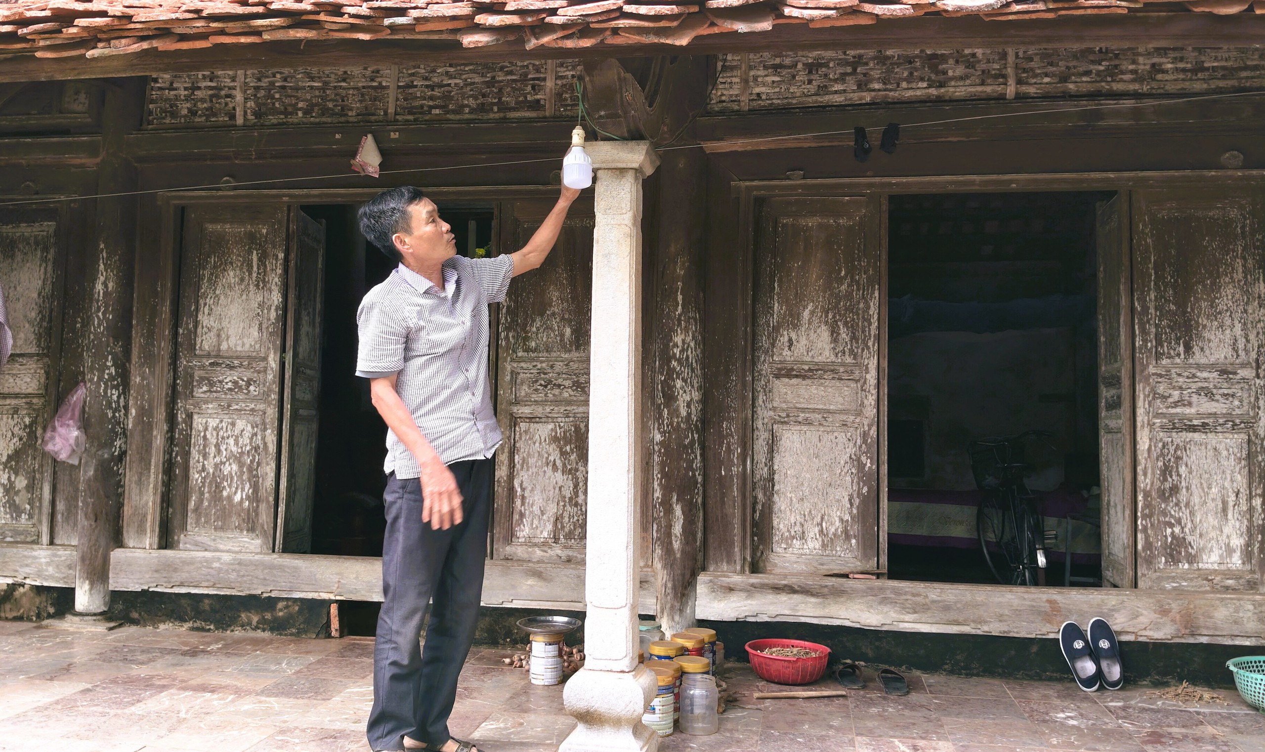 Ng&ocirc;i nh&agrave; cổ bằng gỗ lim độc đ&aacute;o ở xứ Thanh - Ảnh 12.