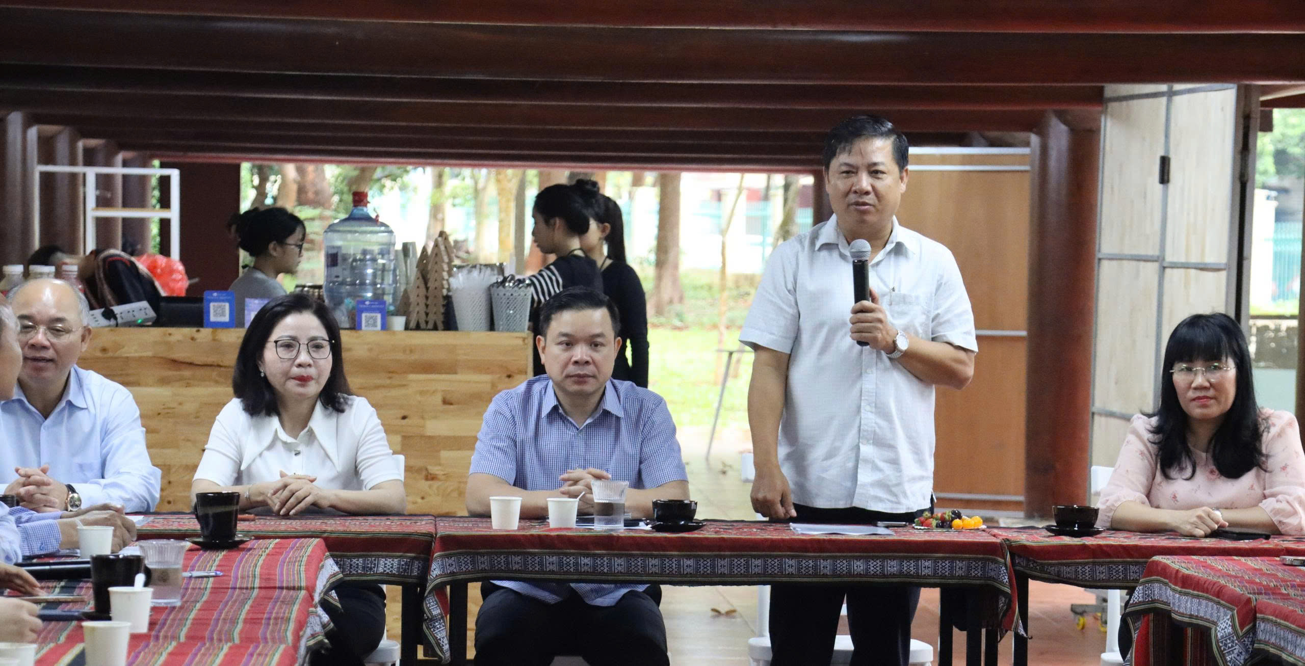Bí thư tỉnh ủy Đắk Lắk Kêu gọi đầu tư 219 dự án Tại Cà phê doanh nhân 2026 - Ảnh 3.