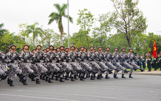 Bác bỏ chiêu trò đánh tráo khái niệm hiện đại hóa quân đội