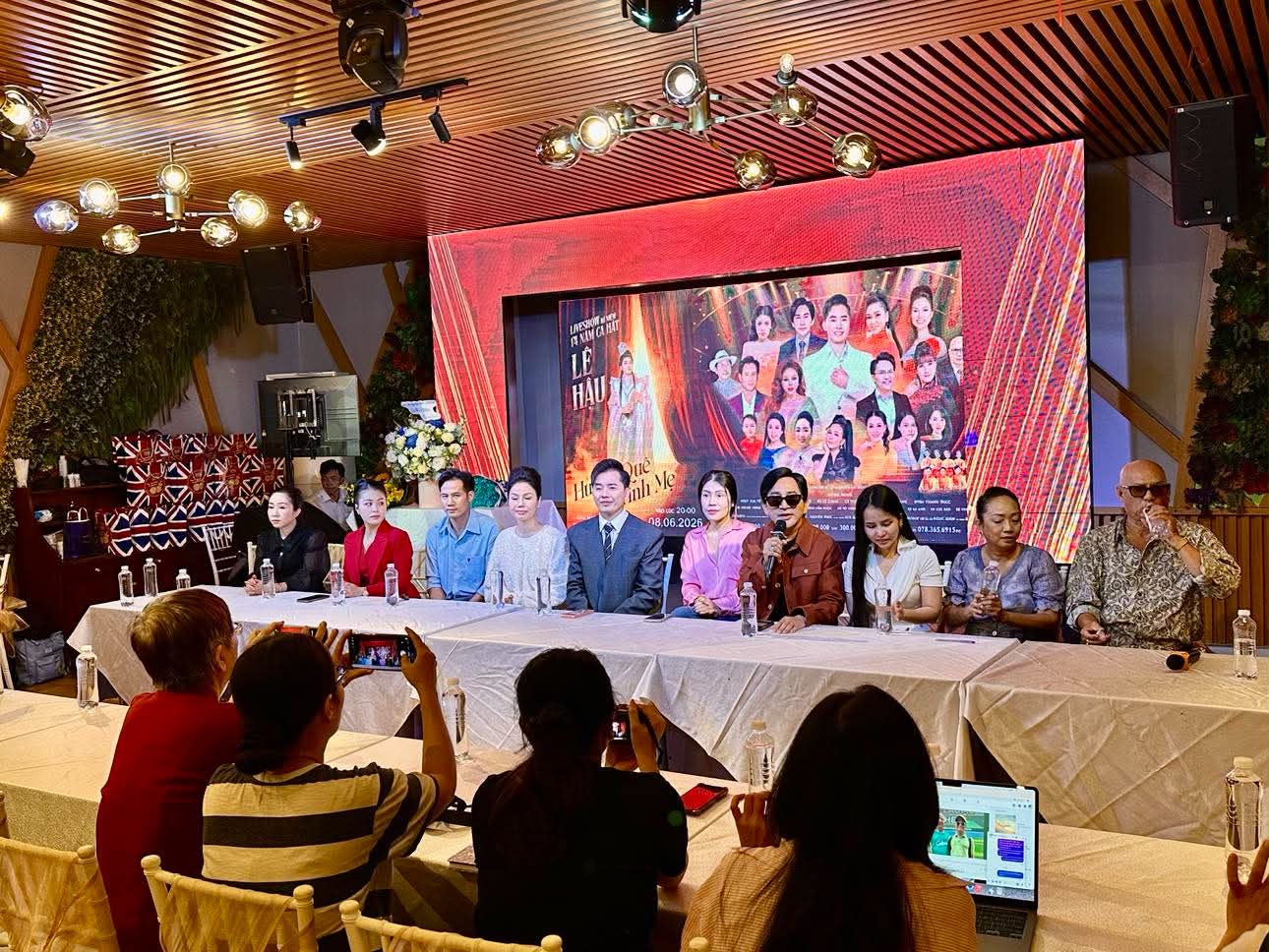NSƯT Kim Tử Long đạo diễn liveshow