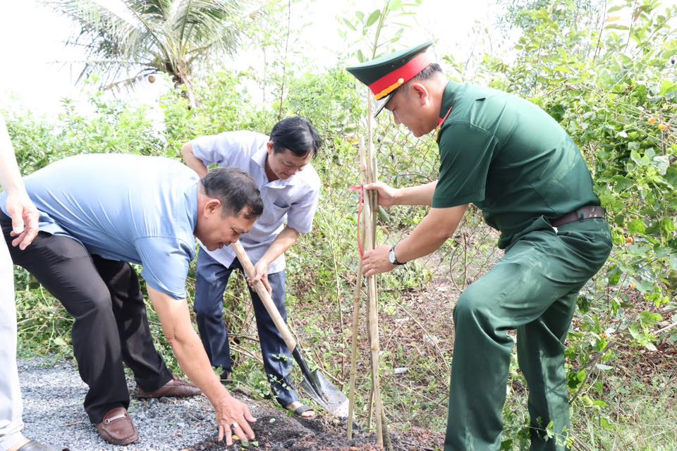 Xã Bình Hưng, TPHCM: Trồng hơn 1.800 cây xanh hưởng ứng 