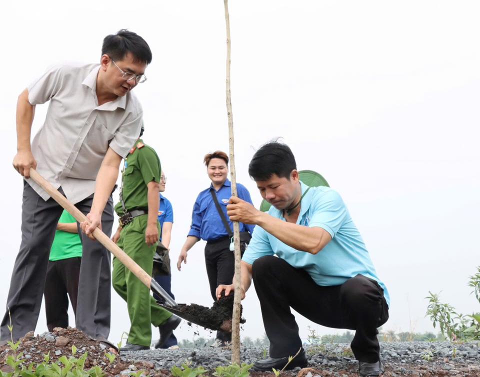 Xã Bình Hưng, TPHCM: Trồng hơn 1.800 cây xanh hưởng ứng 