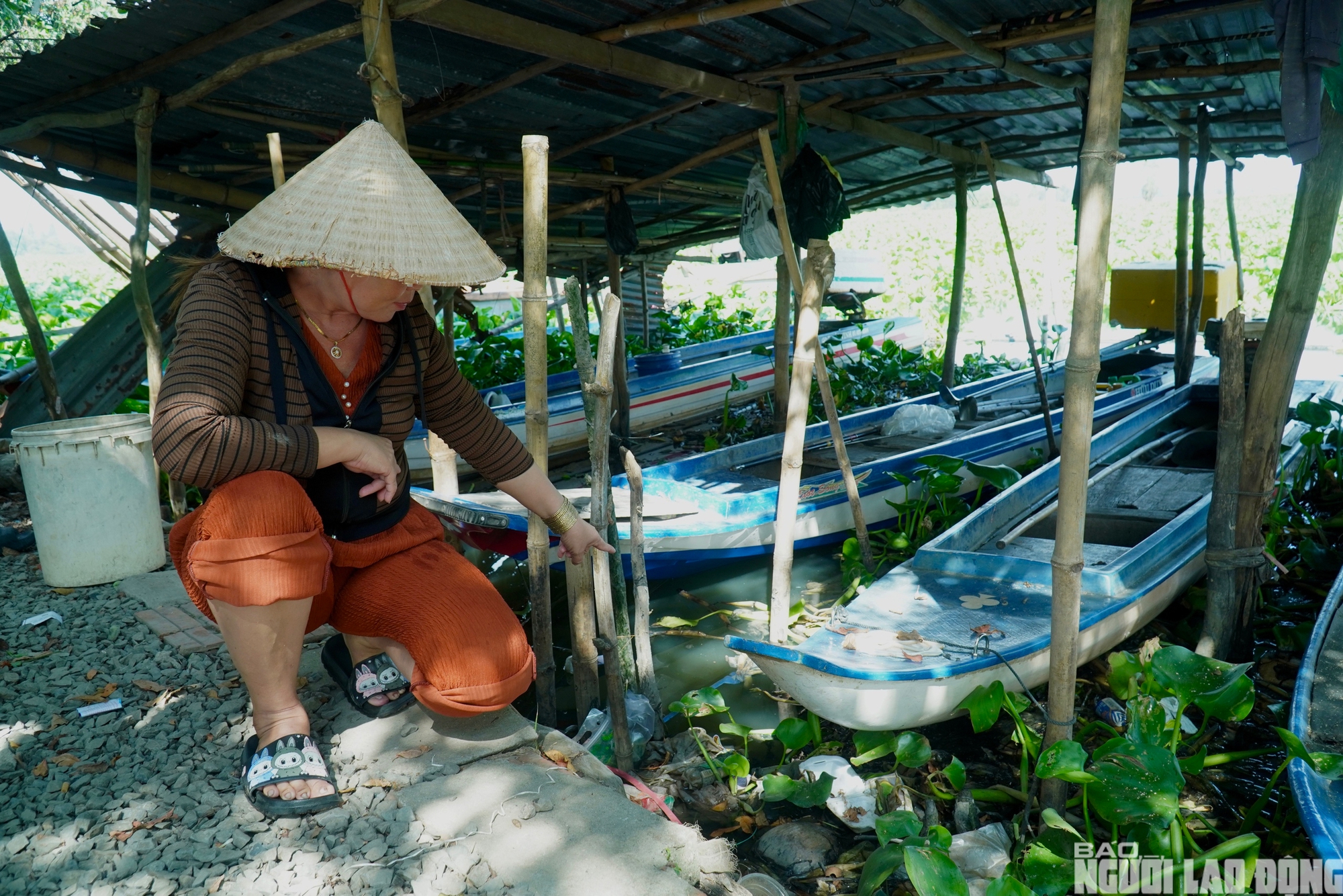 Nước s&ocirc;ng V&agrave;m Cỏ Đ&ocirc;ng &ocirc; nhiễm nghi&ecirc;m trọng , người d&acirc;n lo lắng về nguồn nước - Ảnh 8.