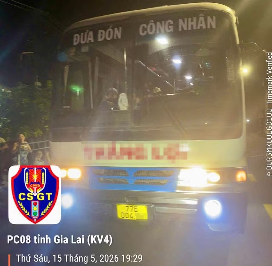 Uống rượu bia vẫn lái xe 52 chỗ chở công nhân, tài xế bị phạt nặng - Ảnh 1.