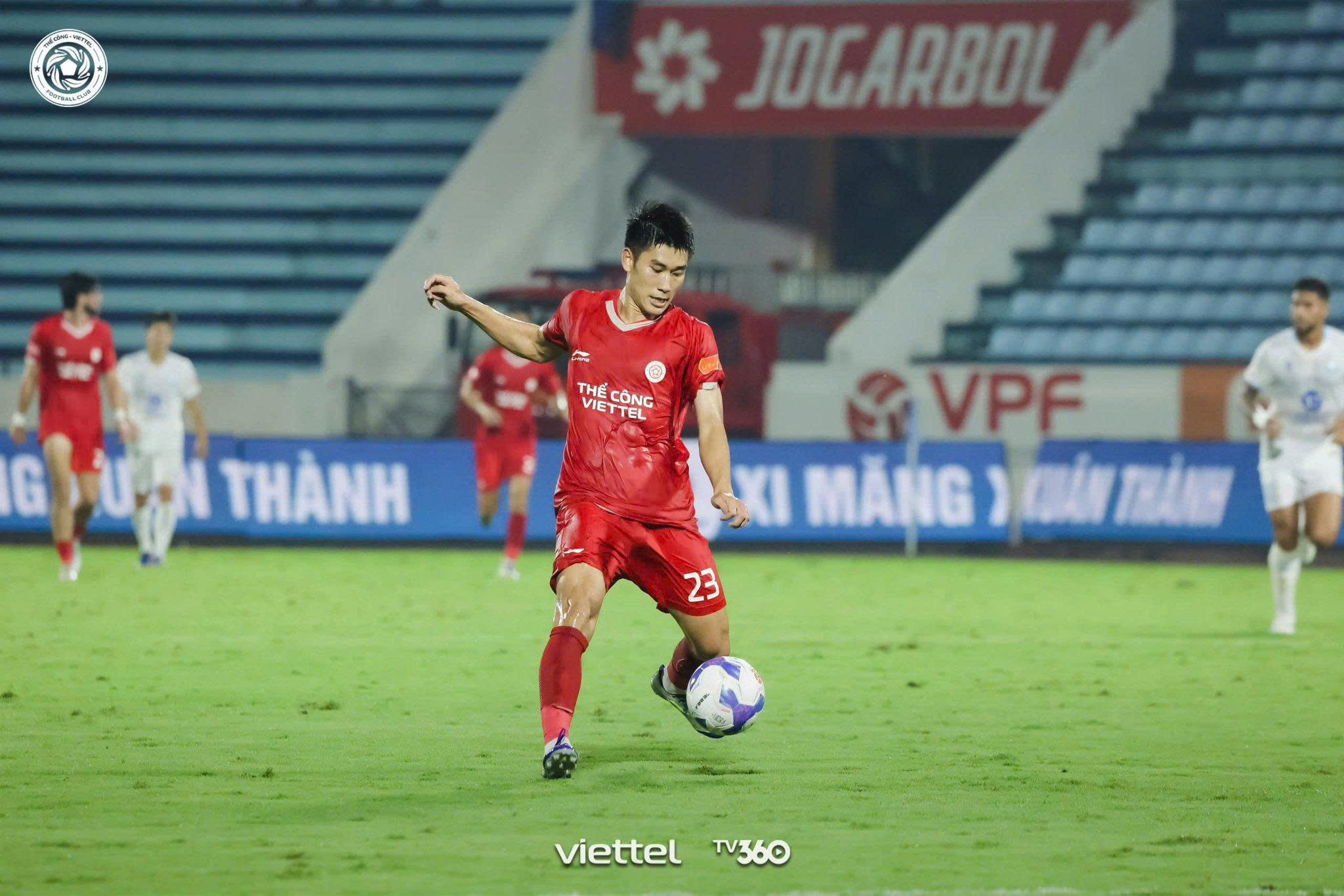Vòng 23 V-League: CAHN đăng quang sớm, PVF-CAND trở lại chót bảng - Ảnh 2.