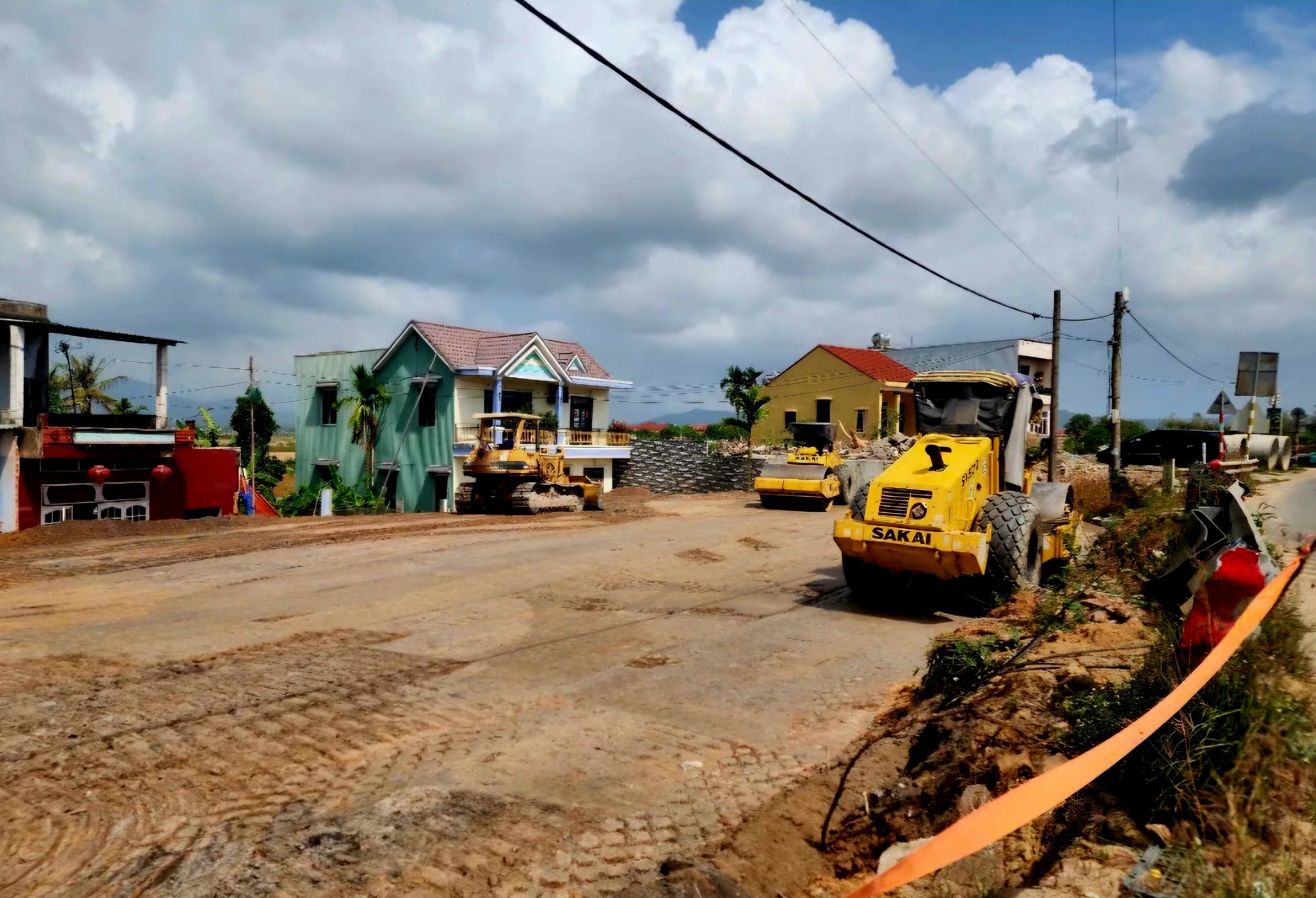 Đà Nẵng điểm mặt 5 nhà thầu yếu kém, chậm tiến độ - Ảnh 1.