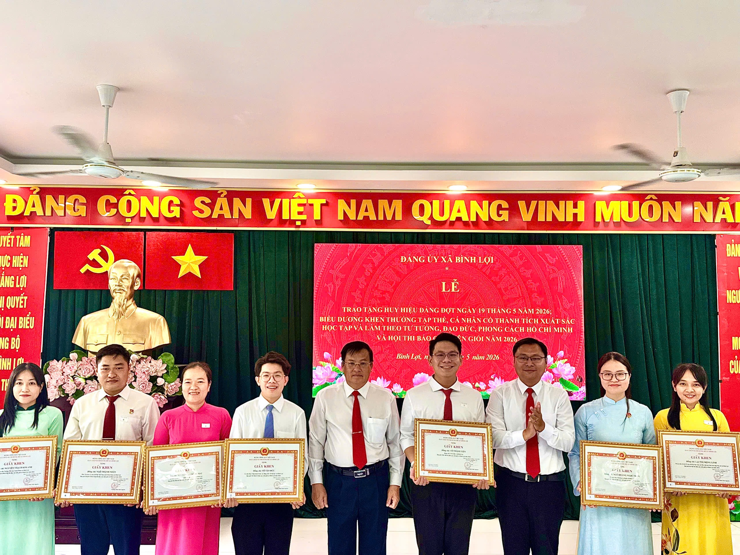 Xã Bình Lợi, TPHCM: Tôn vinh đảng viên tiêu biểu, lan tỏa học tập và làm theo Bác - Ảnh 3.