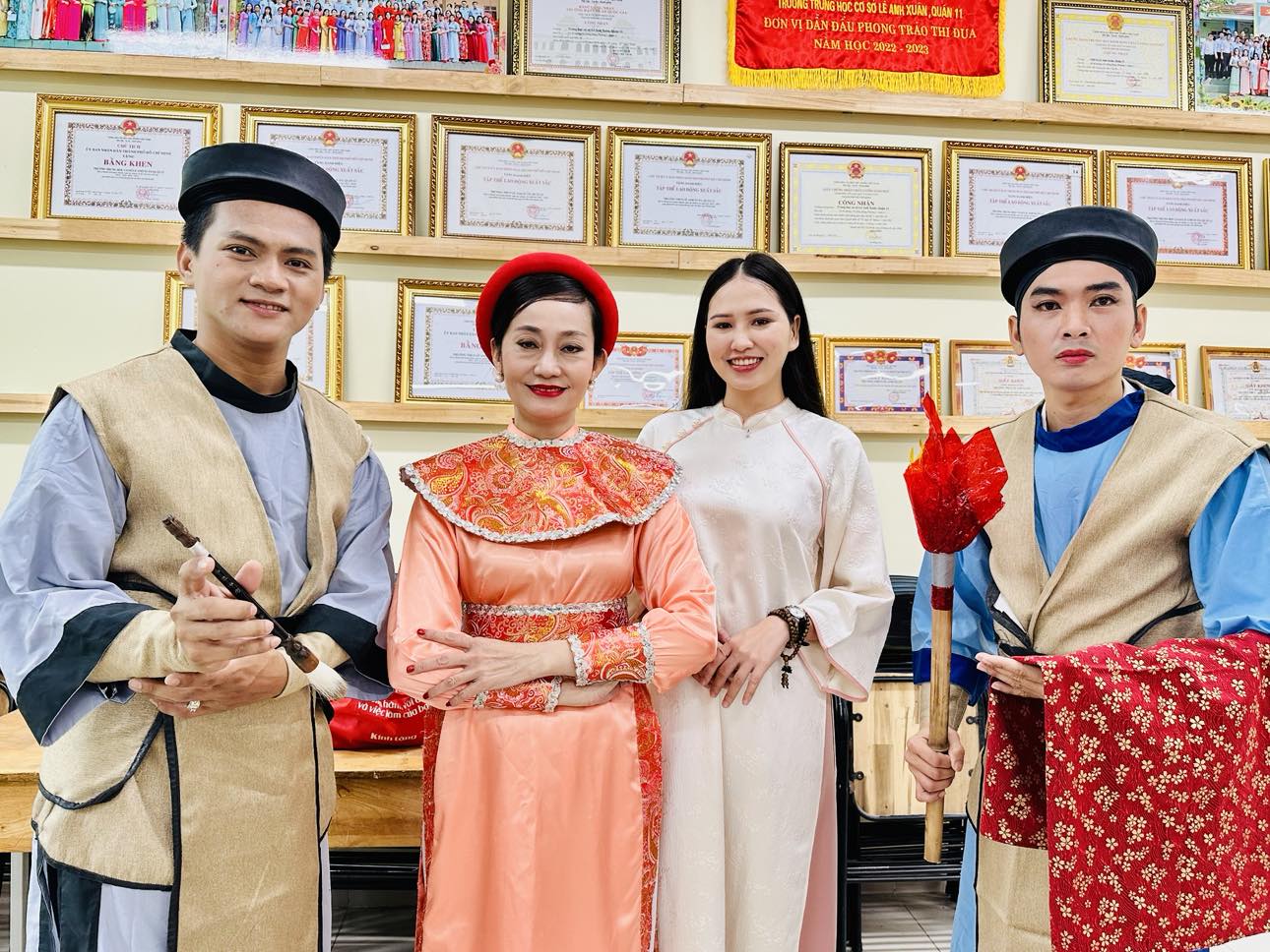 NSƯT Hạnh Thúy lan tỏa tình yêu sân khấu học đường - Ảnh 5.
