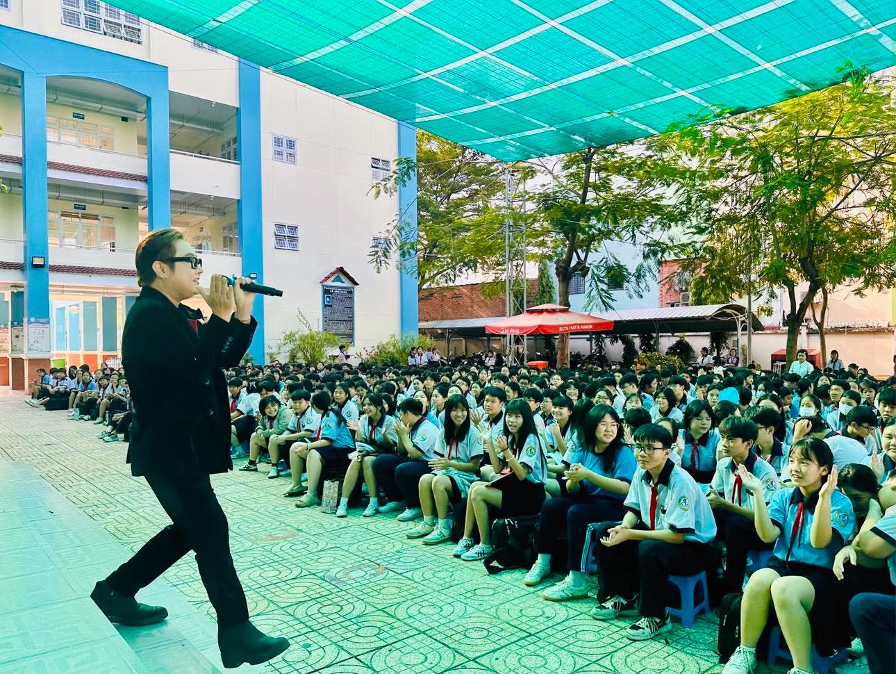 NSƯT Hạnh Thúy lan tỏa tình yêu sân khấu học đường - Ảnh 4.