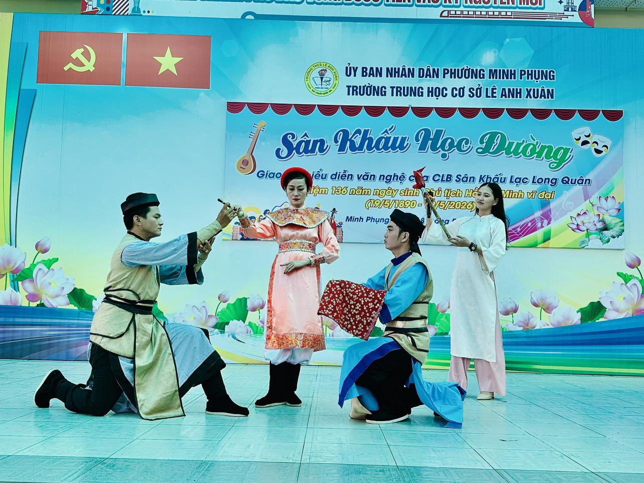 NSƯT Hạnh Thúy lan tỏa tình yêu sân khấu học đường - Ảnh 1.