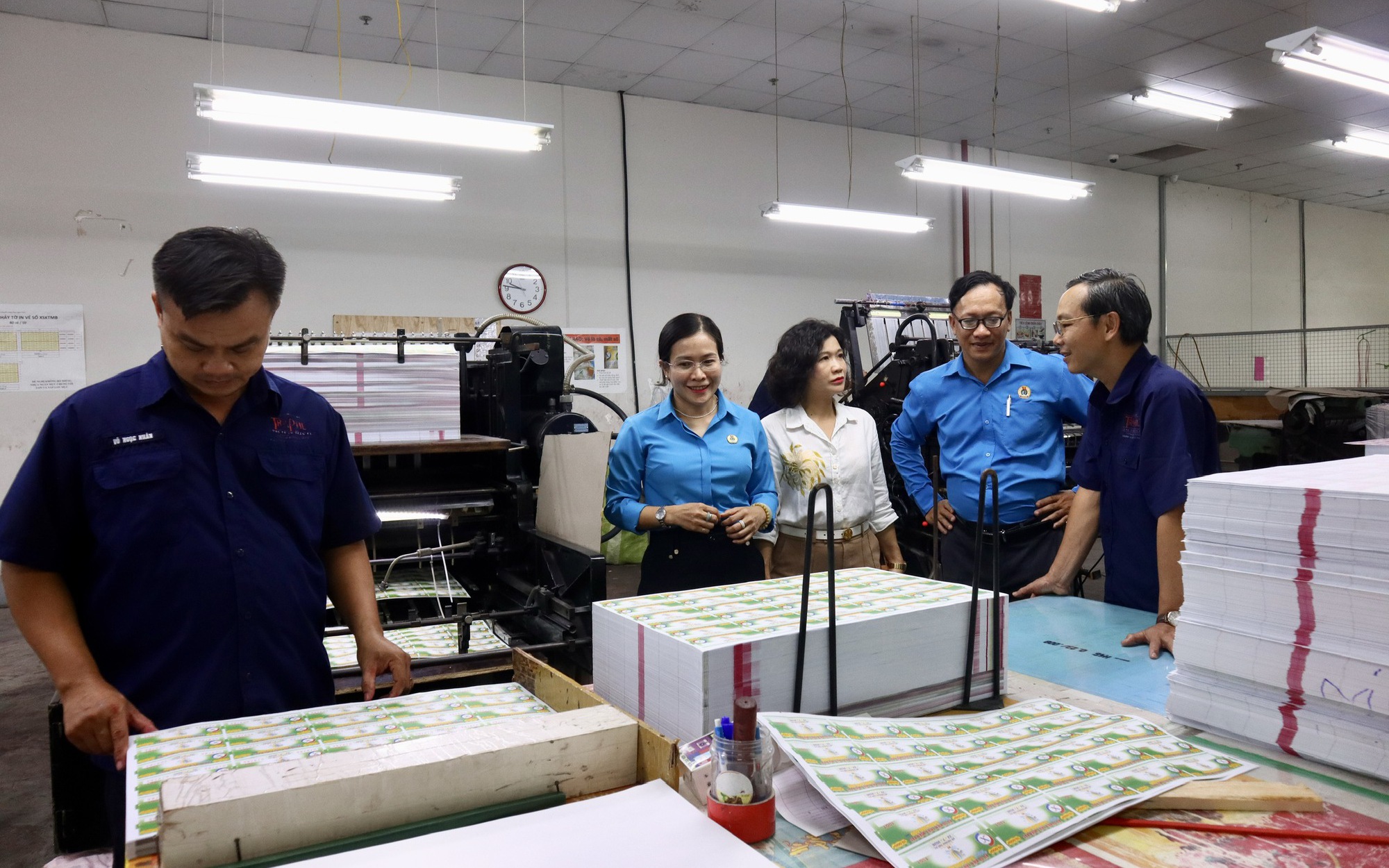Công đoàn xã Bình Hưng, TPHCM: Chăm lo đoàn viên bị tai nạn lao động - Ảnh 4.