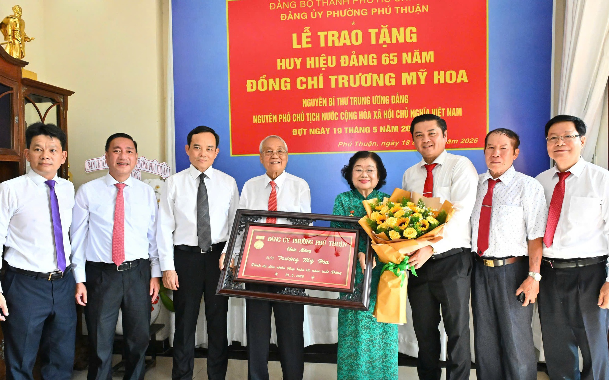 X&atilde; B&igrave;nh Lợi, TPHCM: T&ocirc;n vinh đảng vi&ecirc;n ti&ecirc;u biểu, lan tỏa học tập v&agrave; l&agrave;m theo B&aacute;c - Ảnh 2.