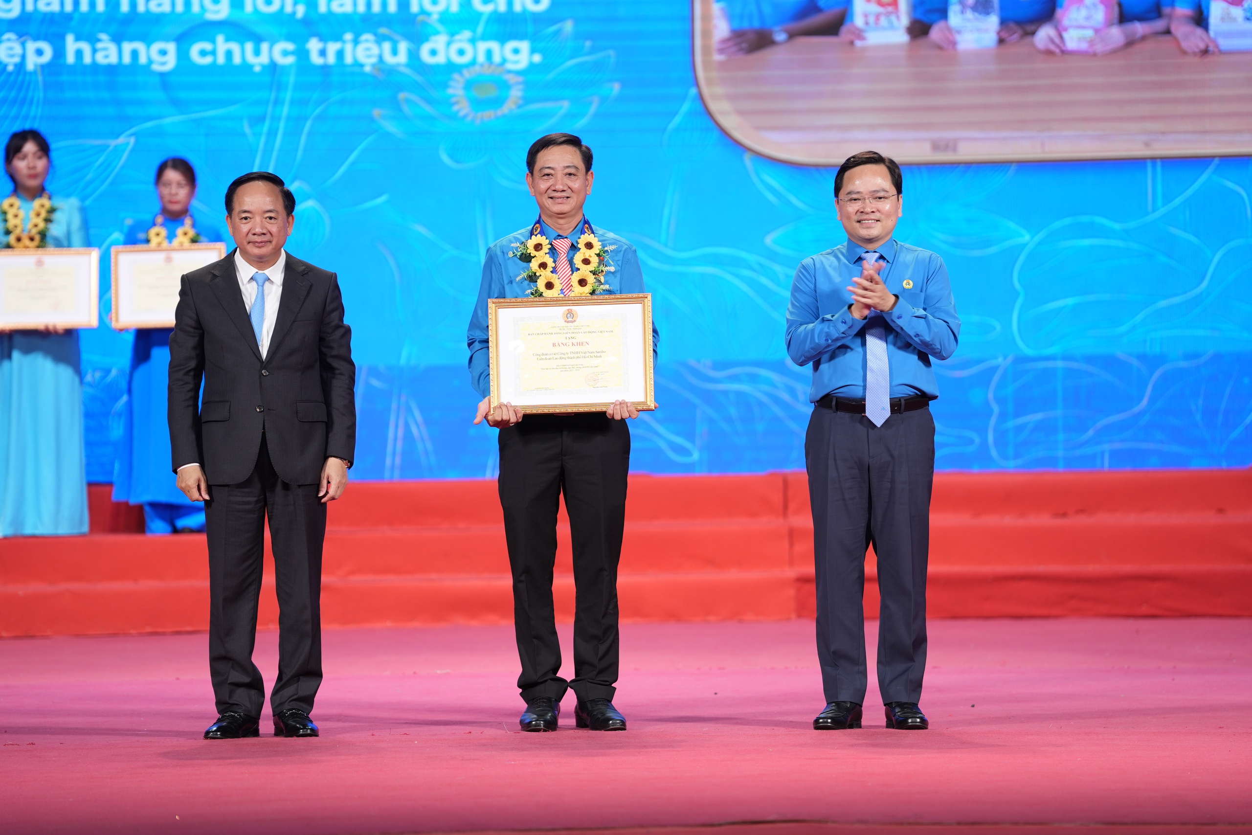 7 gương sáng Công đoàn TPHCM được tôn vinh điển hình học Bác - Ảnh 1.