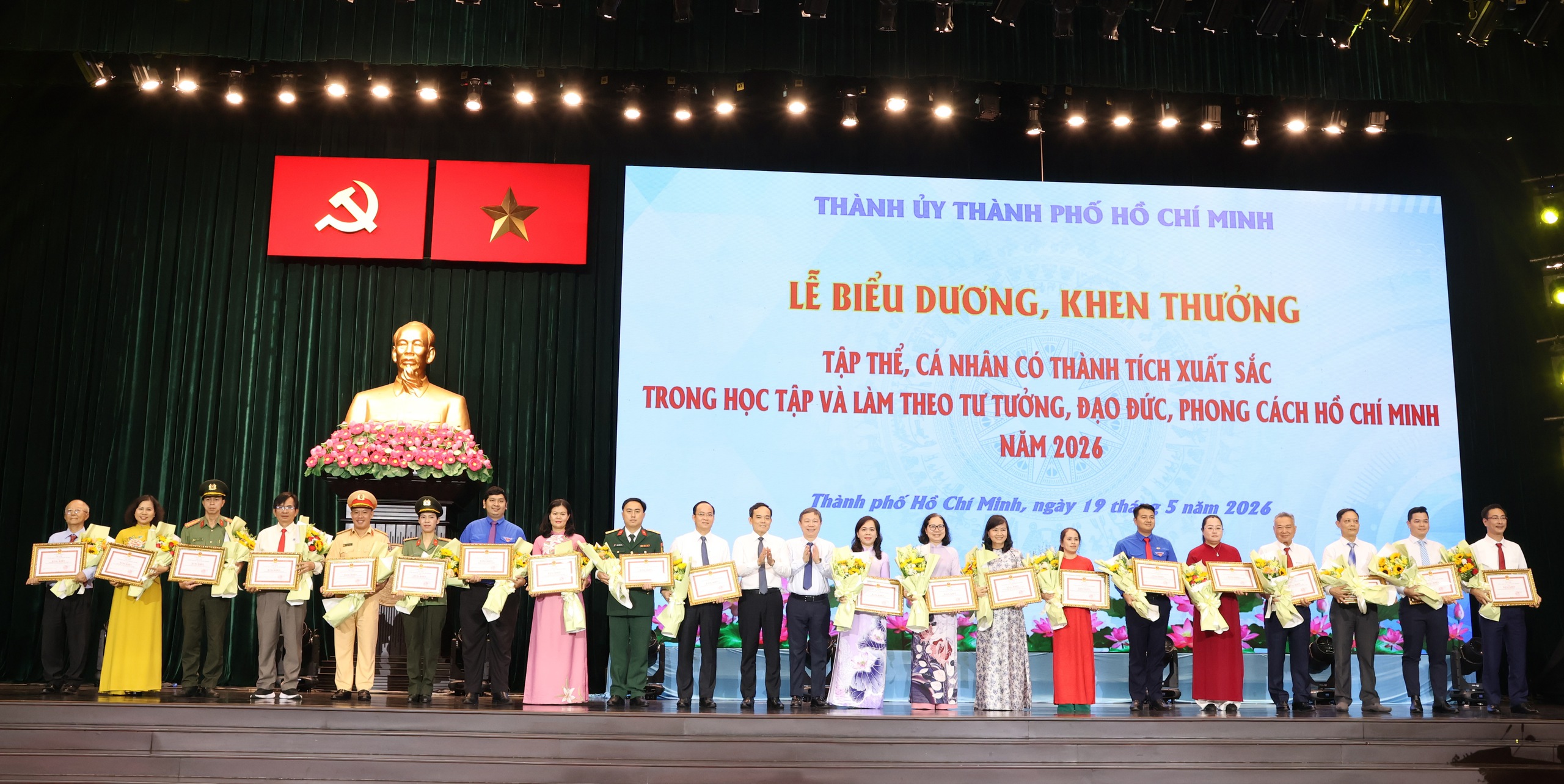 Th&agrave;nh ủy TPHCM biểu dương 358 điển h&igrave;nh học B&aacute;c - Ảnh 3.
