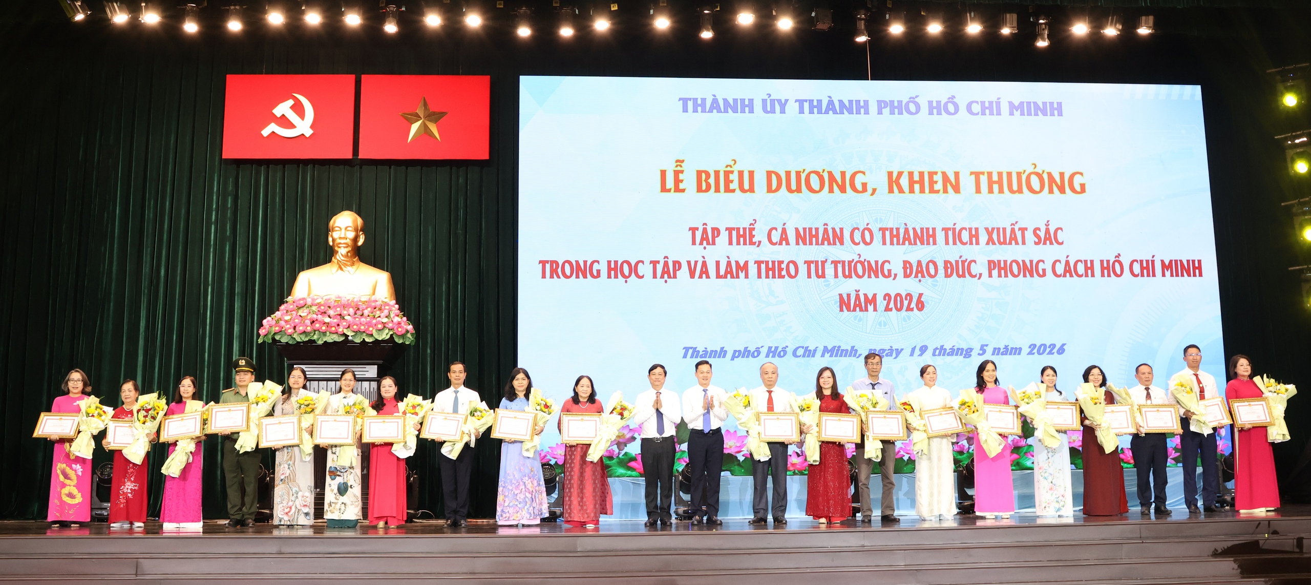 Th&agrave;nh ủy TPHCM biểu dương 358 điển h&igrave;nh học B&aacute;c - Ảnh 5.