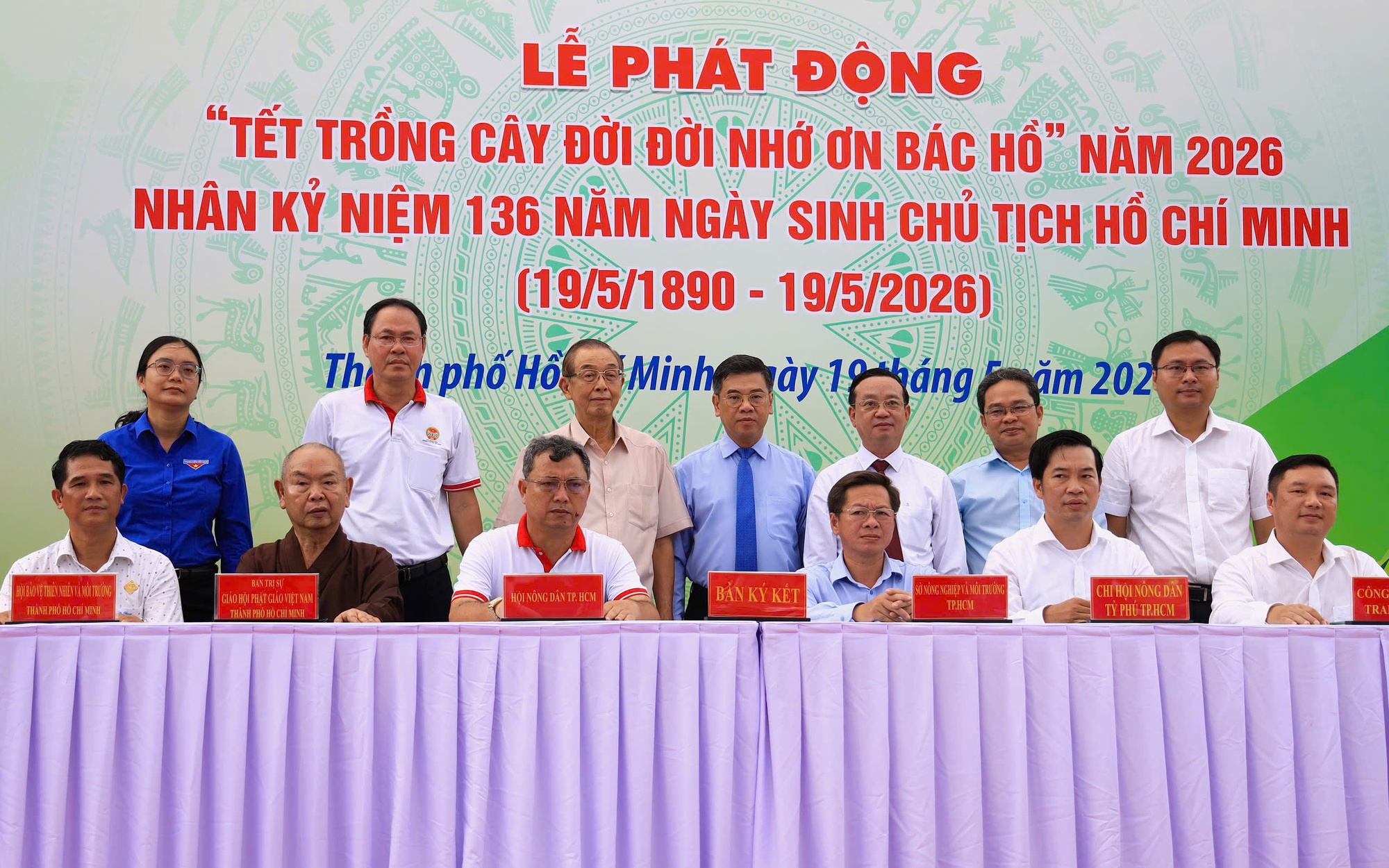 Xã Bình Chánh, TPHCM: Người dân hào hứng hưởng ứng Tết trồng cây - Ảnh 10.