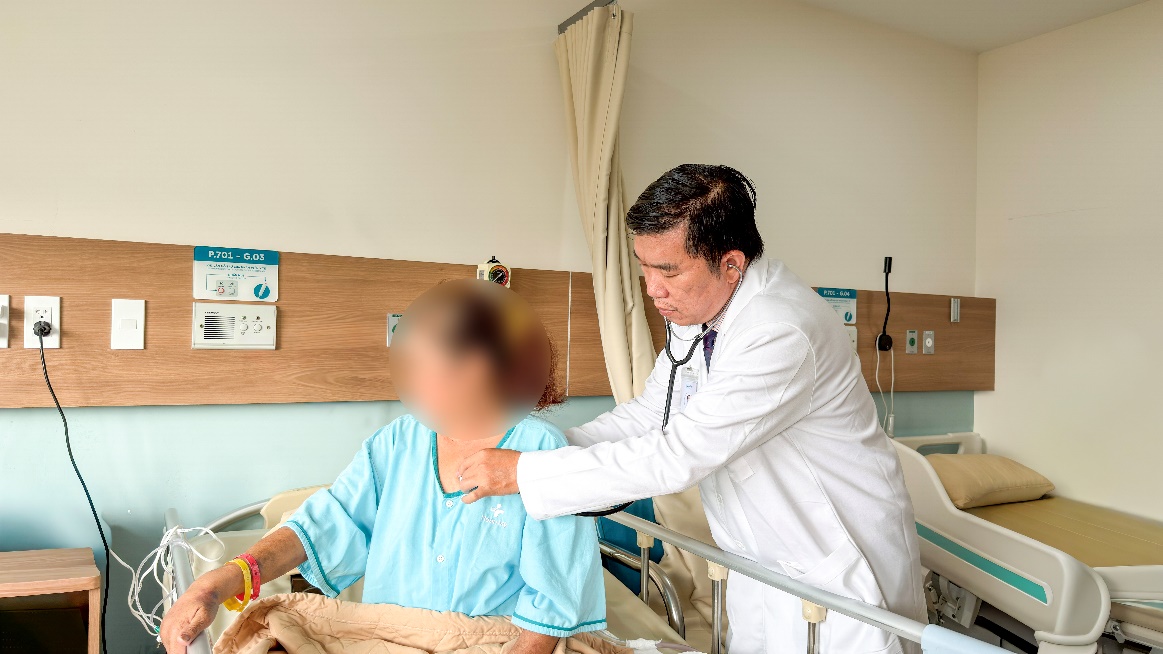 Ho, khó thở kéo dài, phát hiện xẹp một bên phổi - Ảnh 2.