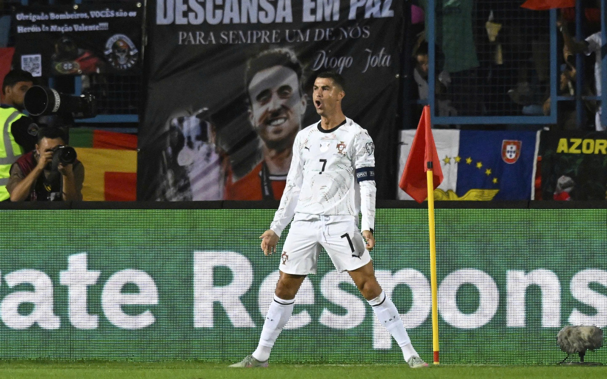 Ronaldo phát sóng World Cup trên Youtube tại Bồ Đào Nha - Ảnh 2.