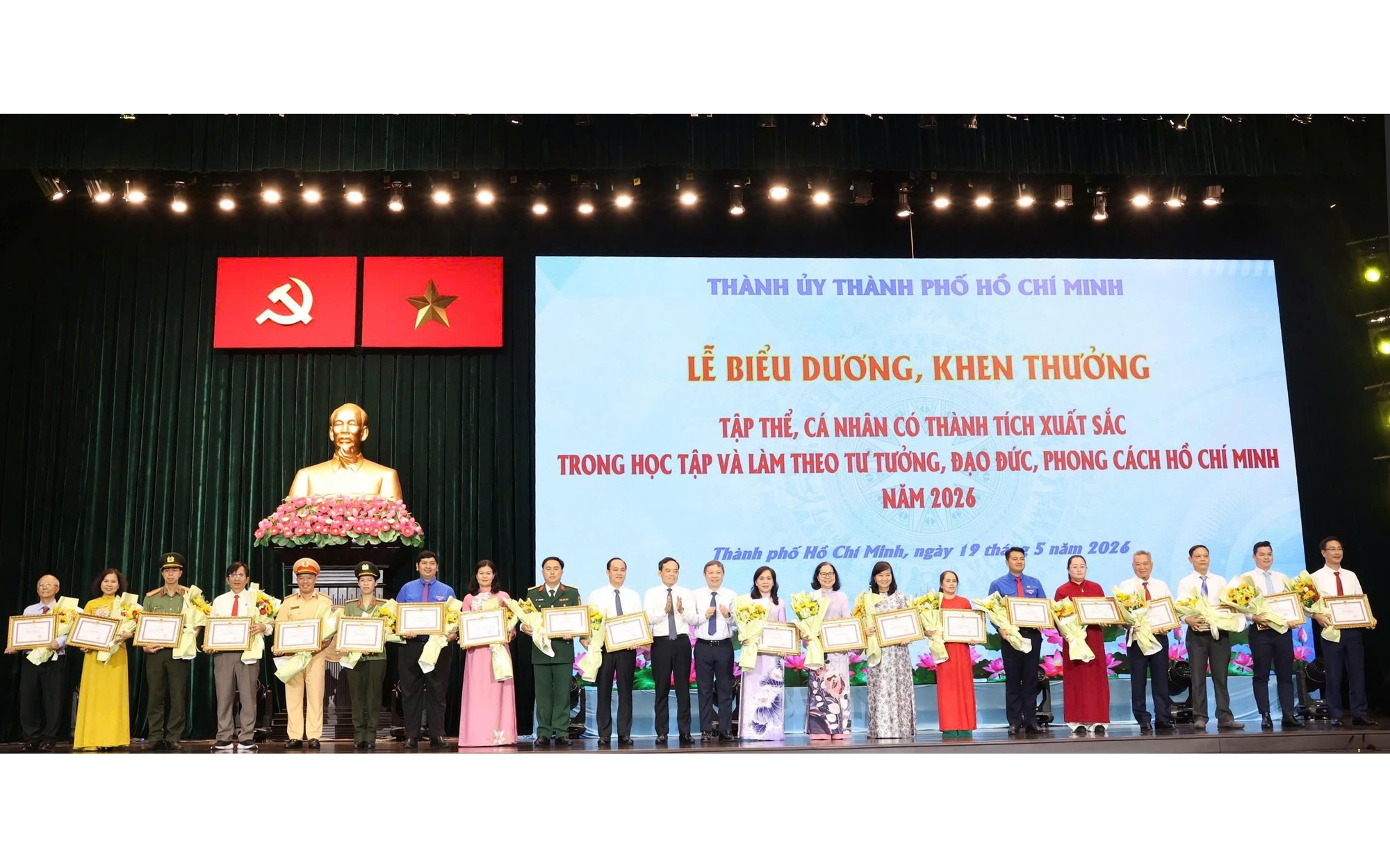 TPHCM: Phường Gia Định t&ocirc;n vinh 120 điển h&igrave;nh học B&aacute;c - Ảnh 3.
