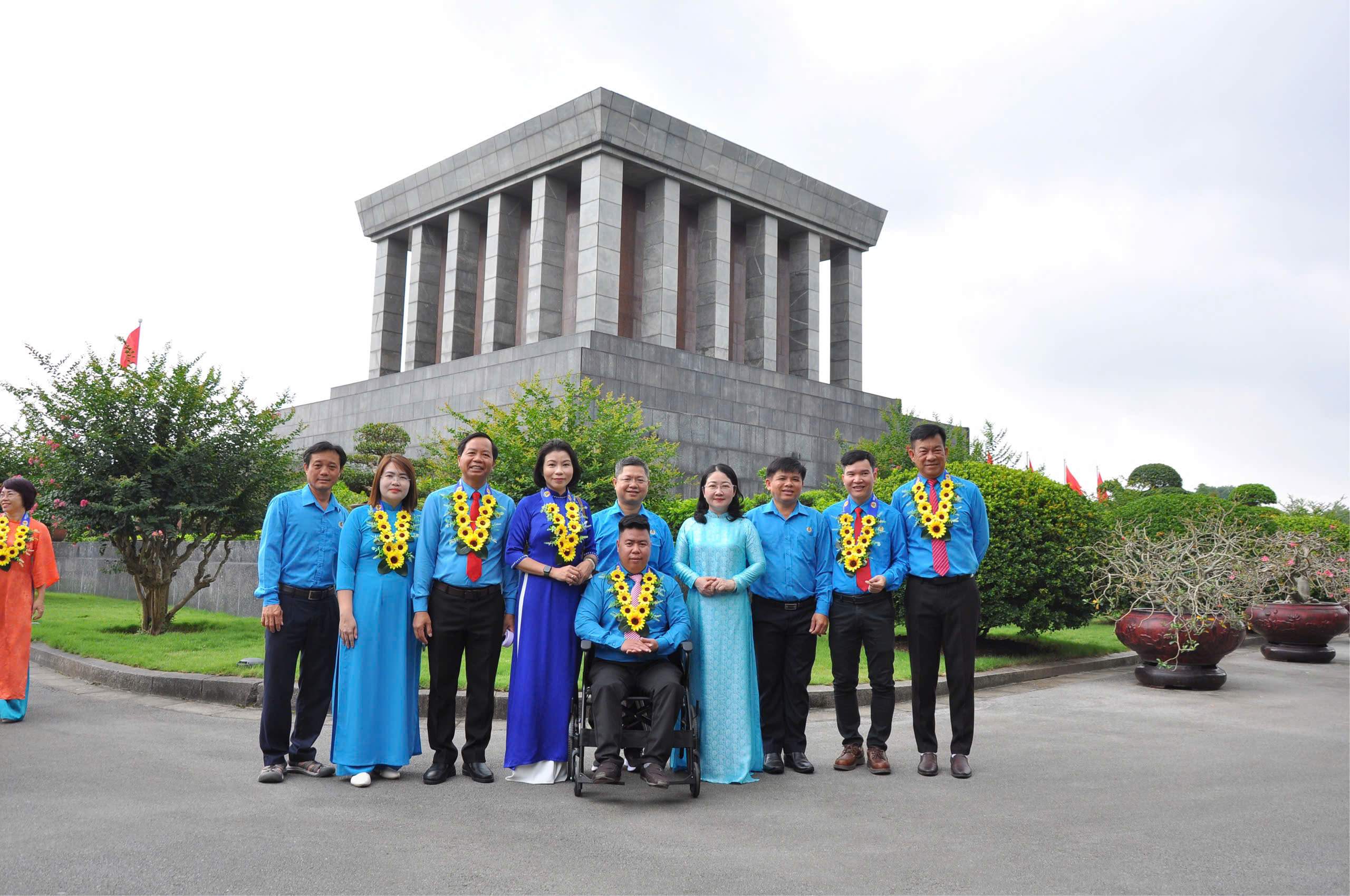 7 gương sáng Công đoàn TPHCM được tôn vinh điển hình học Bác - Ảnh 5.