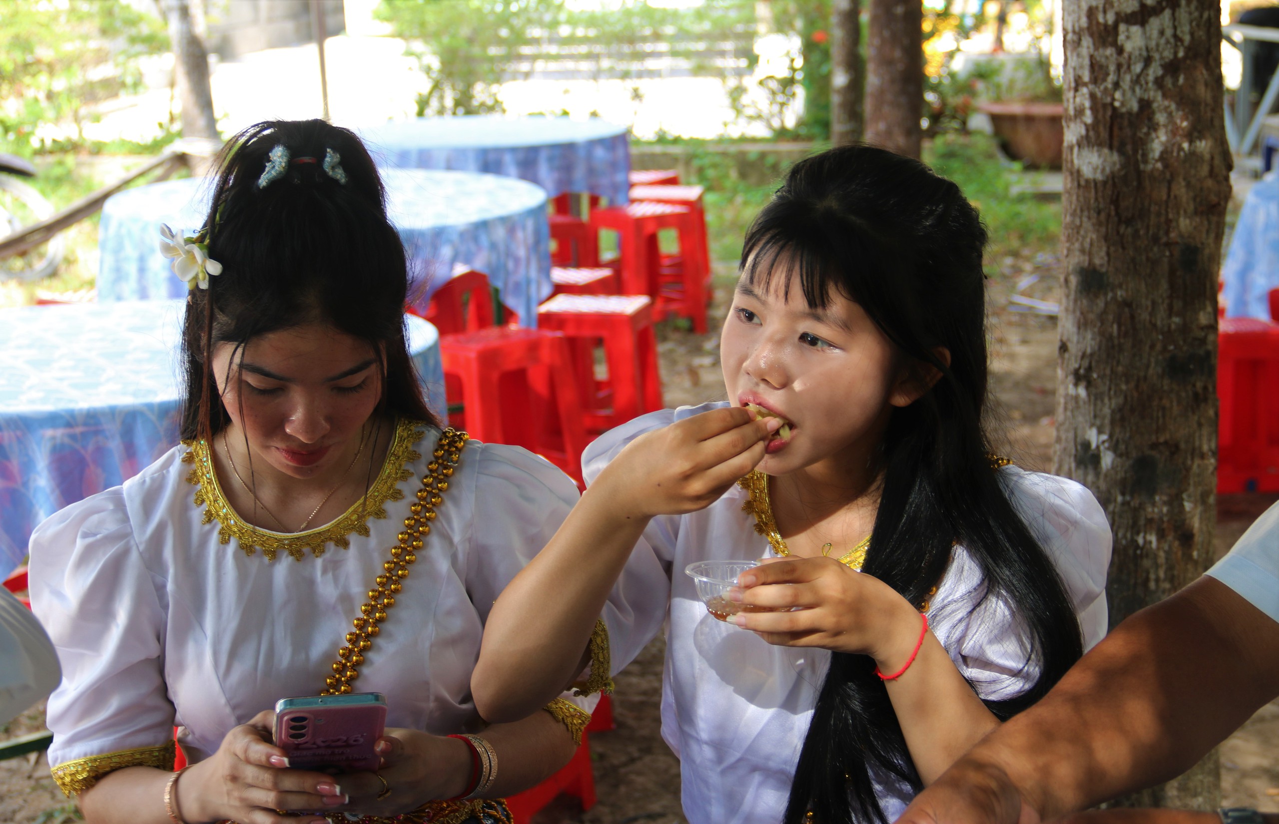 VIDEO: Hấp dấp “vòng quay bánh xèo” không dùng dầu mỡ ở Cà Mau - Ảnh 16.