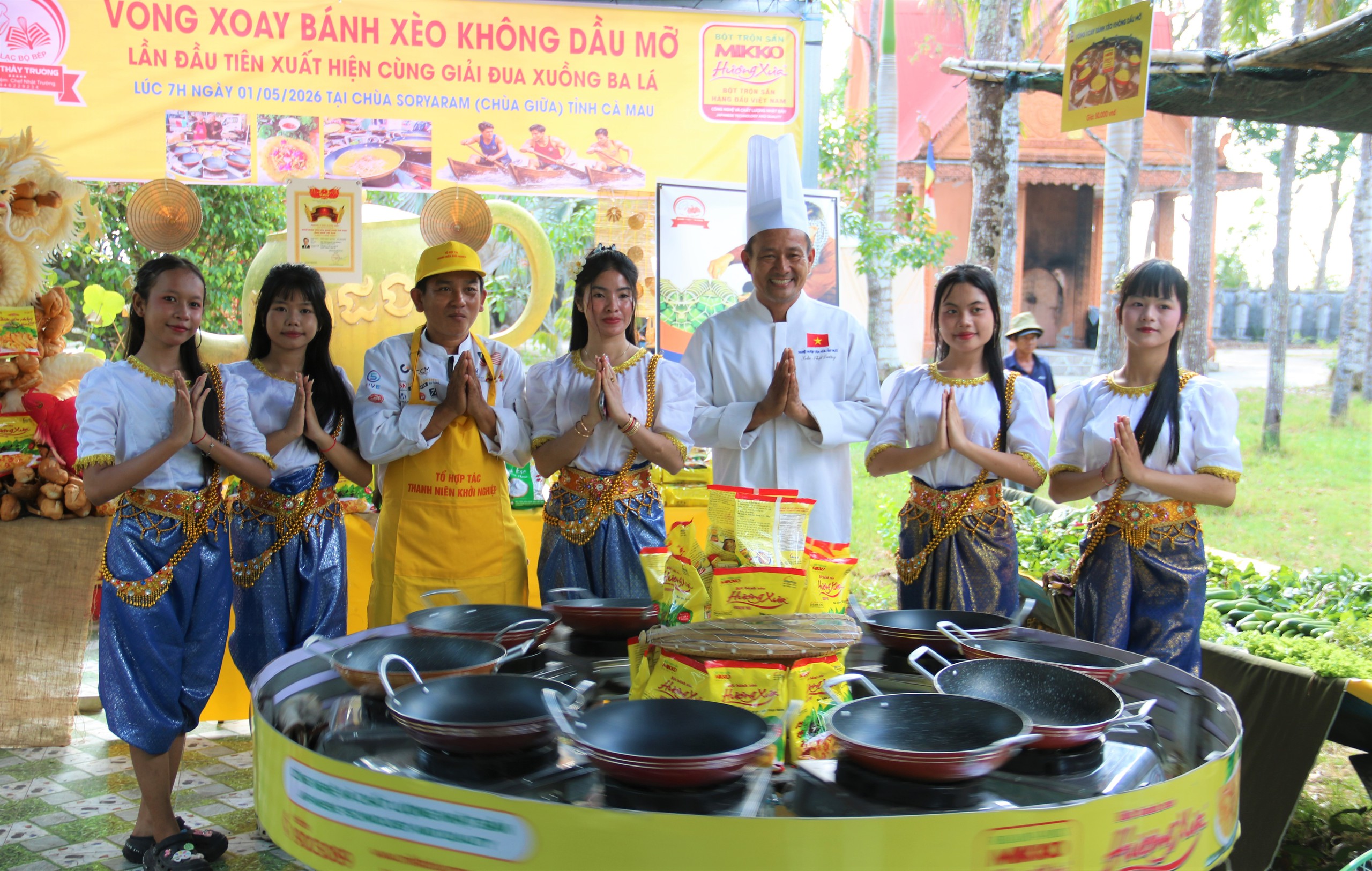 VIDEO: Hấp dấp “vòng quay bánh xèo” không dùng dầu mỡ ở Cà Mau - Ảnh 17.