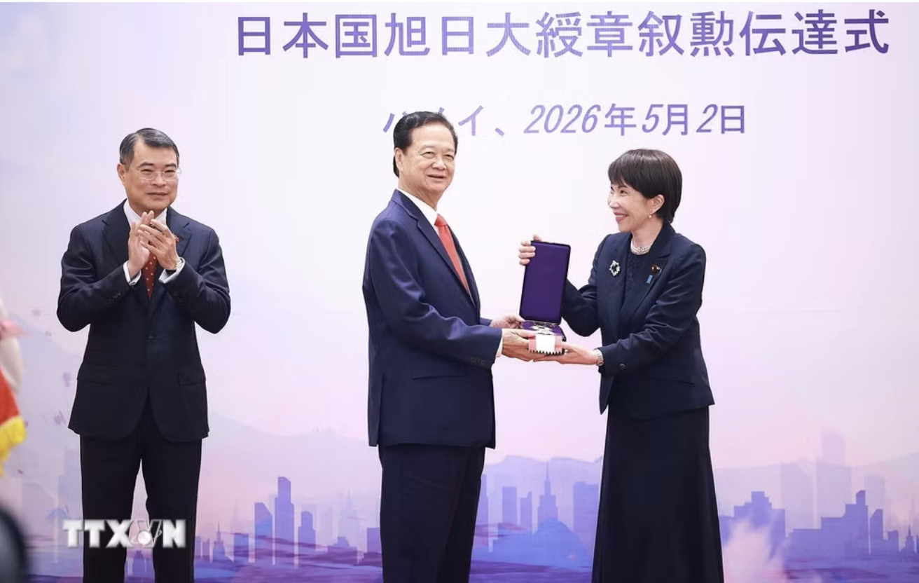 Nguy&ecirc;n Tổng B&iacute; thư N&ocirc;ng Đức Mạnh, nguy&ecirc;n Thủ tướng Nguyễn Tấn Dũng nhận Hu&acirc;n chương Mặt trời mọc - Ảnh 2.