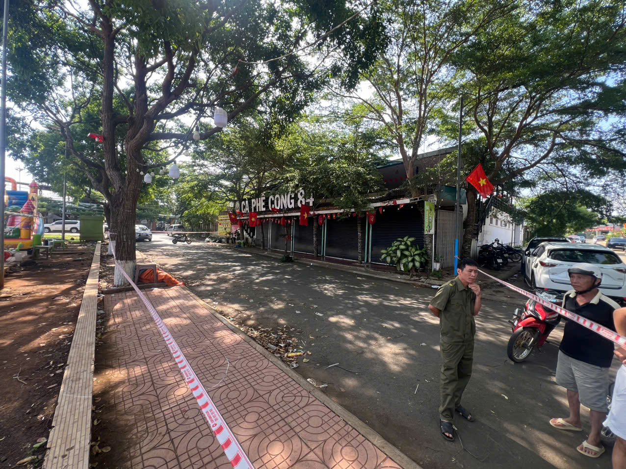 Đánh nhau lúc rạng sáng, một thiếu niên bị đâm tử vong - Ảnh 1.