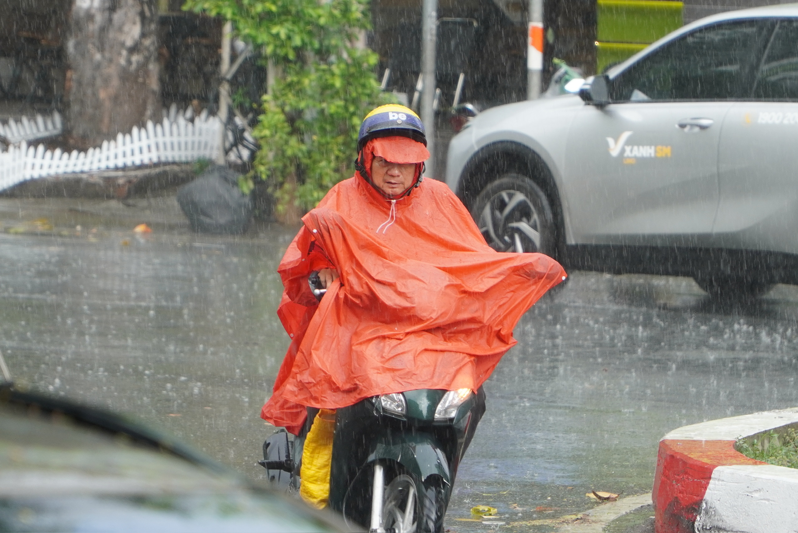 Dự báo thời tiết hôm nay, 20-5: TPHCM và Nam Bộ tiếp tục mưa về chiều tối - Ảnh 1.