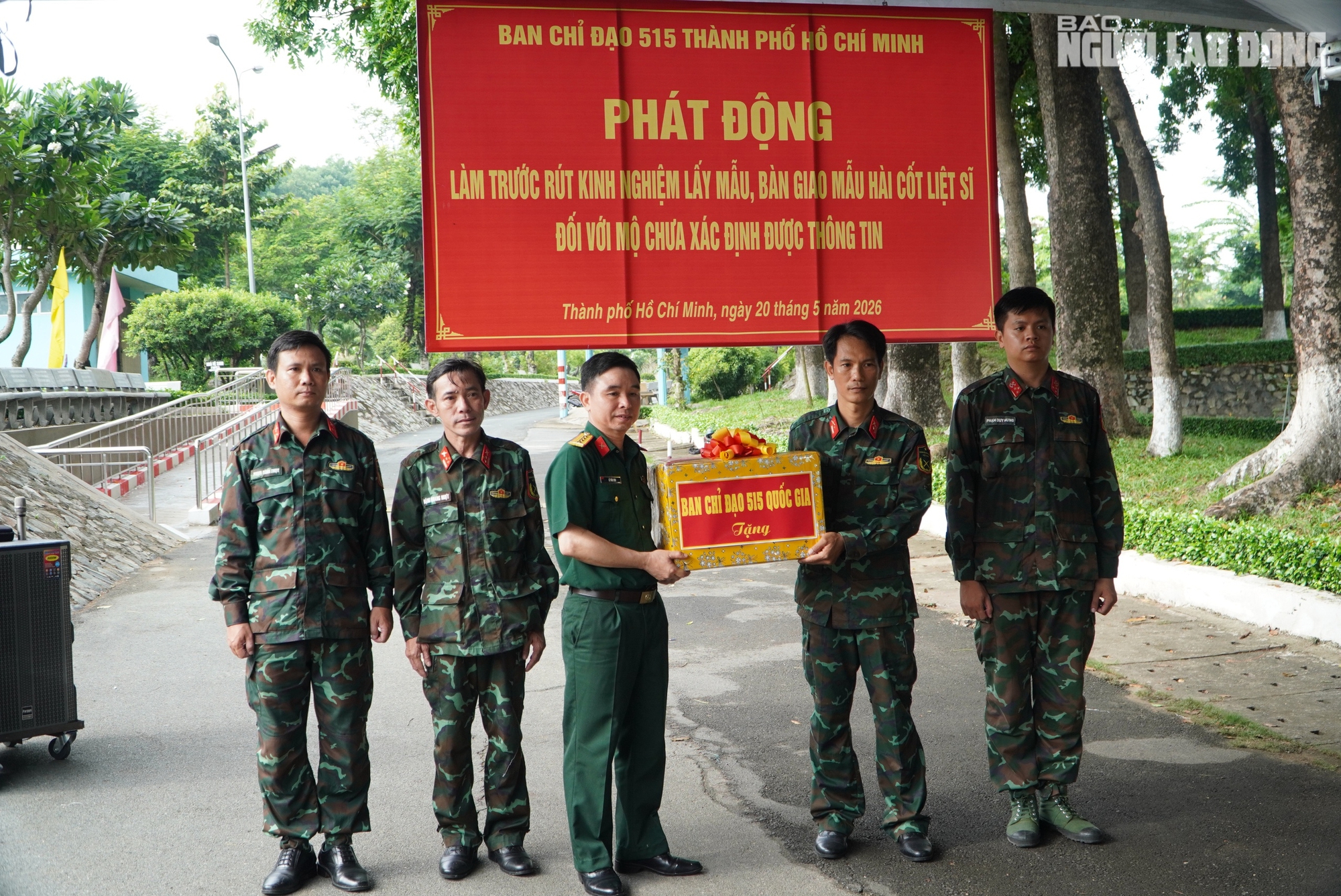 TPHCM bắt đầu lấy mẫu h&agrave;i cốt liệt sĩ để gi&aacute;m định ADN - Ảnh 5.