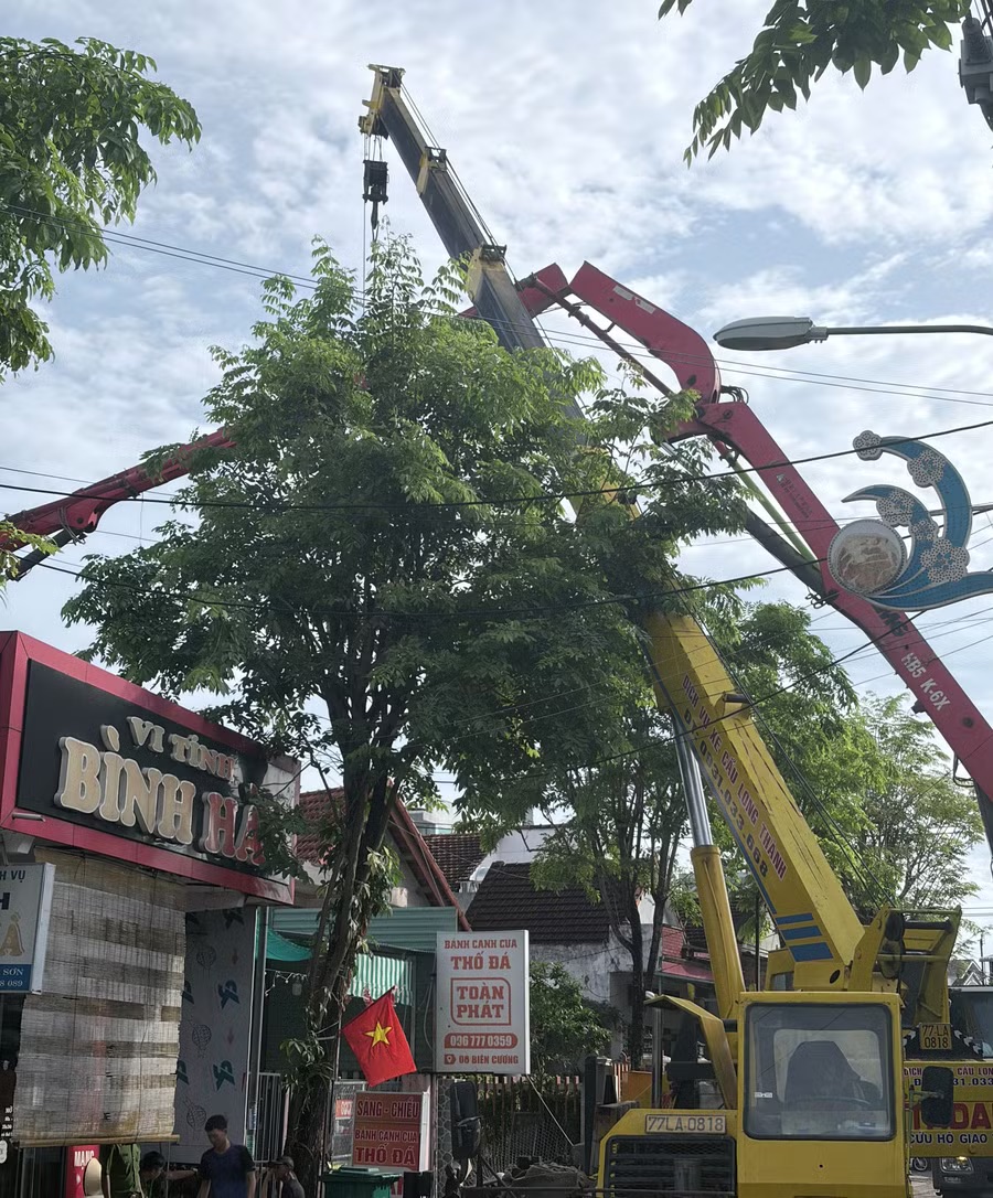 Gia Lai: Cần bơm bê tông bất ngờ gãy đổ, 3 người thương vong - Ảnh 1.