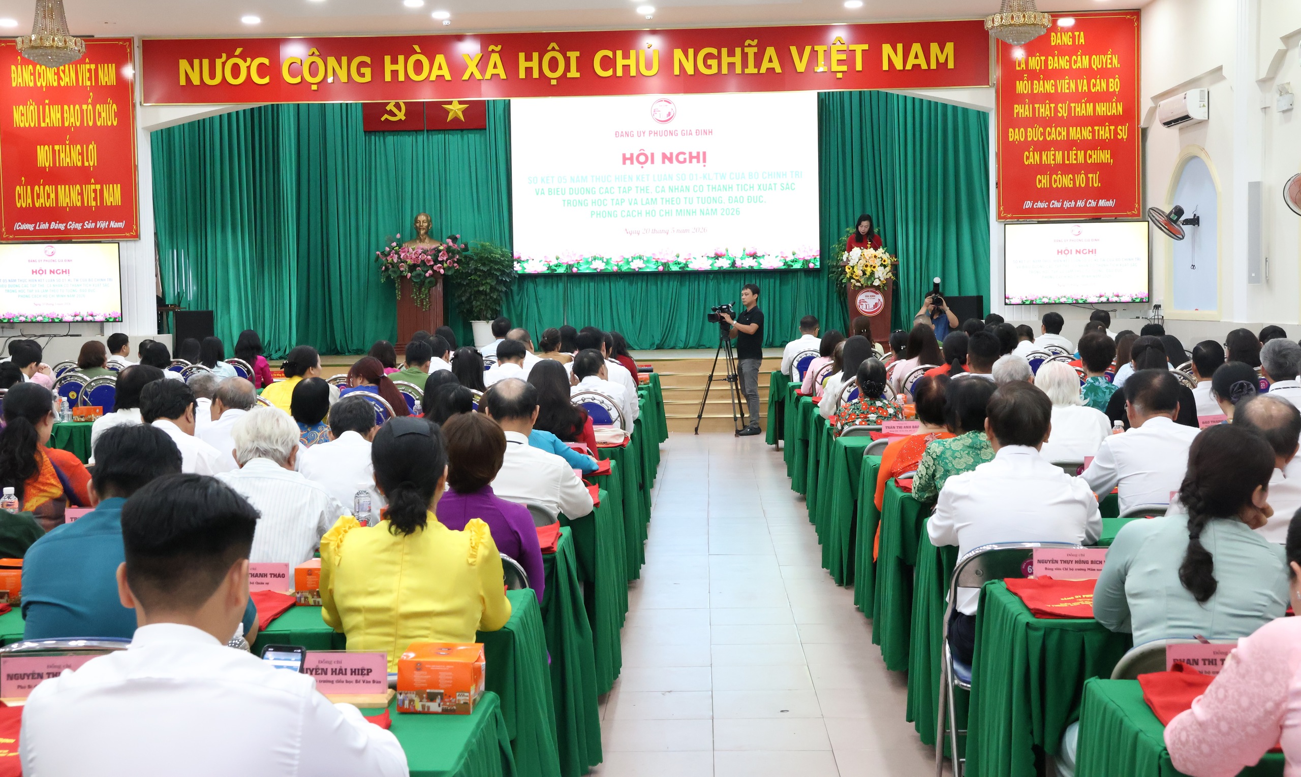 TPHCM: Phường Gia Định t&ocirc;n vinh 120 điển h&igrave;nh học B&aacute;c - Ảnh 1.