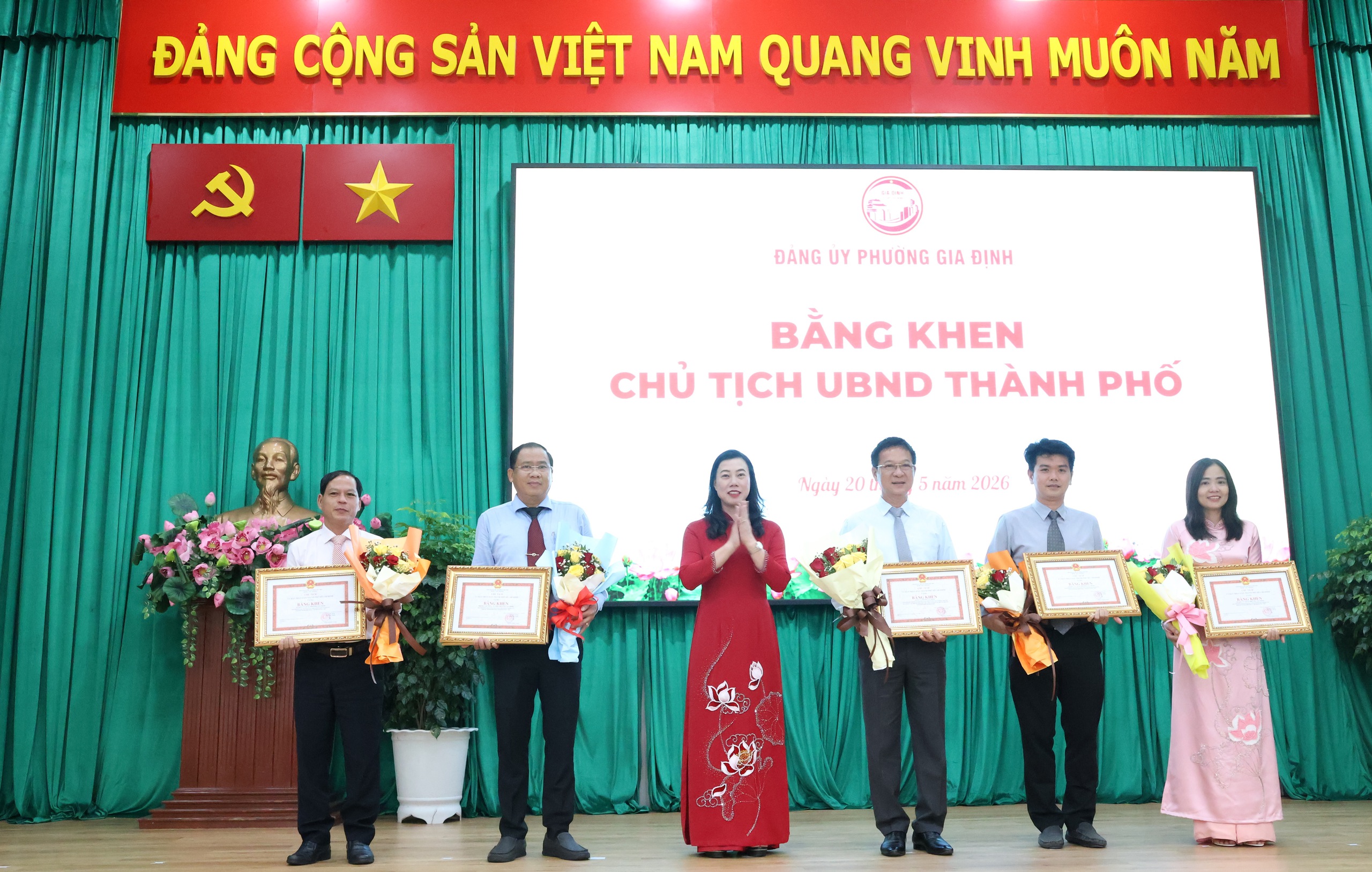 TPHCM: Phường Gia Định t&ocirc;n vinh 120 điển h&igrave;nh học B&aacute;c - Ảnh 8.