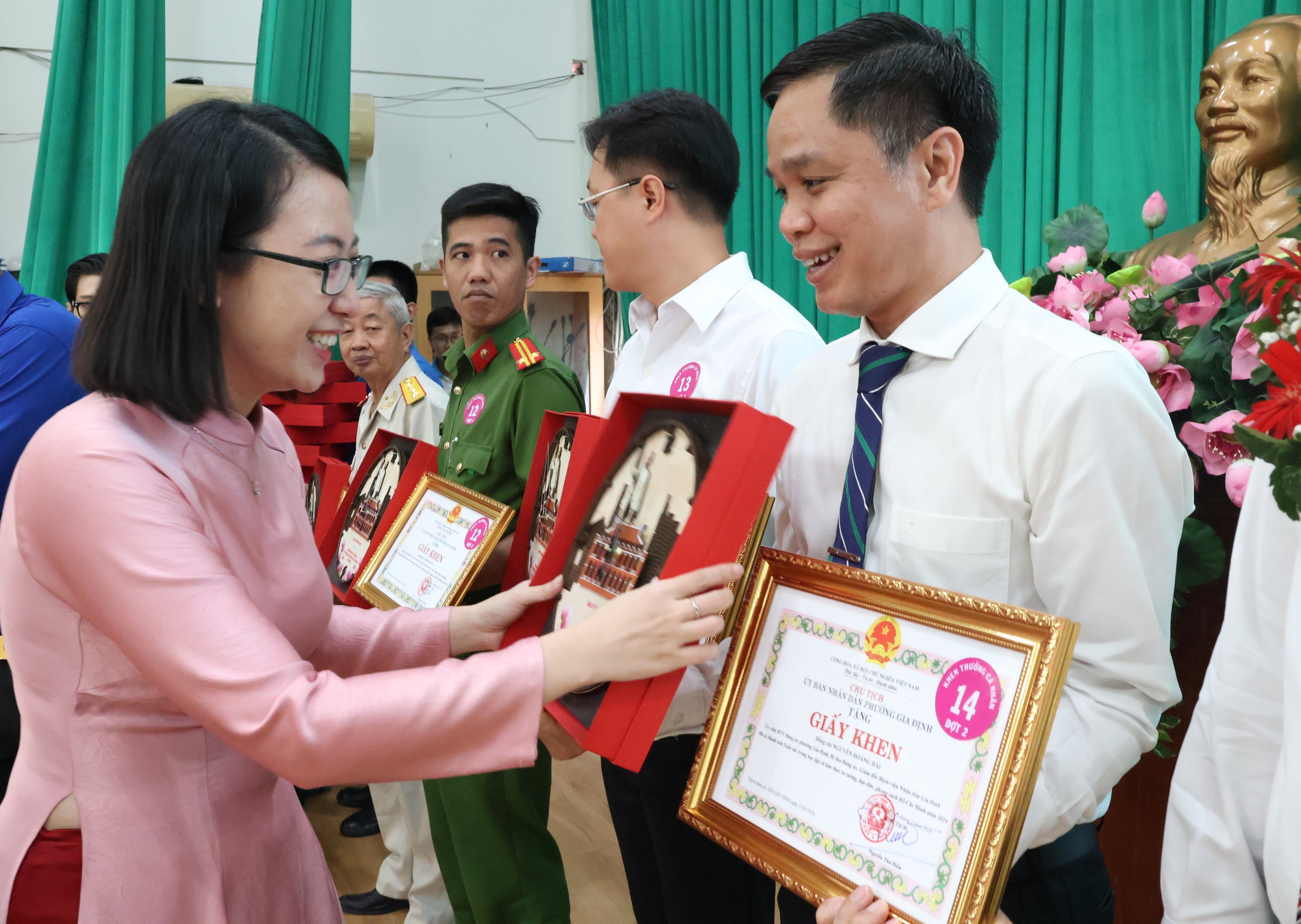 TPHCM: Phường Gia Định t&ocirc;n vinh 120 điển h&igrave;nh học B&aacute;c - Ảnh 4.
