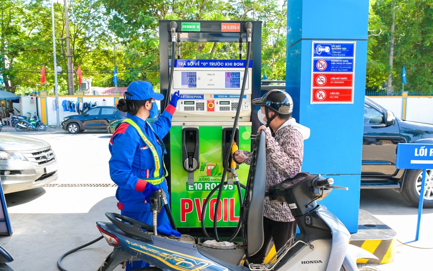 Xăng E10 c&oacute; g&acirc;y hao xăng, kh&oacute; tăng tốc như nhiều người lo ngại? - Ảnh 2.