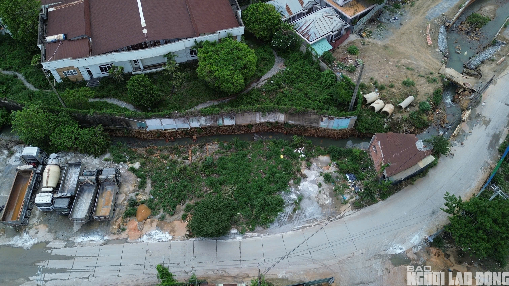 Sạt lở suối Siệp đe dọa an to&agrave;n giao th&ocirc;ng tại TPHCM - Đồng Nai 2026 - Ảnh 12.