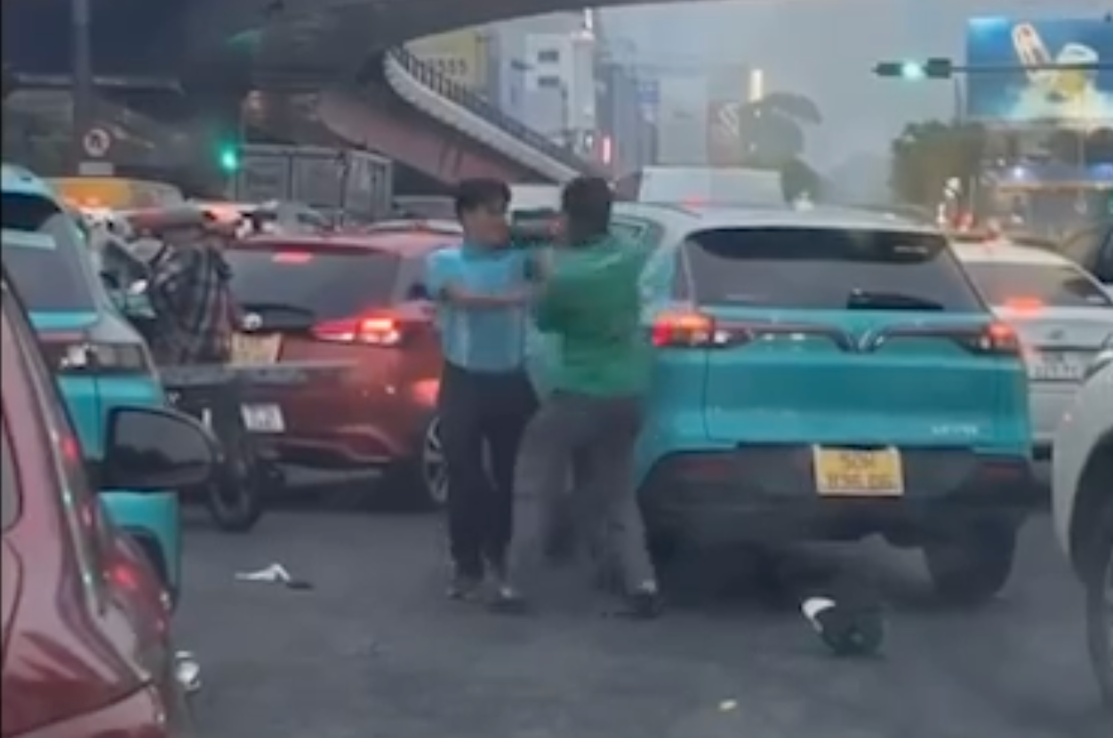 Công an TPHCM nói gì về tình trạng đánh nhau sau va chạm giao thông? - Ảnh 1.