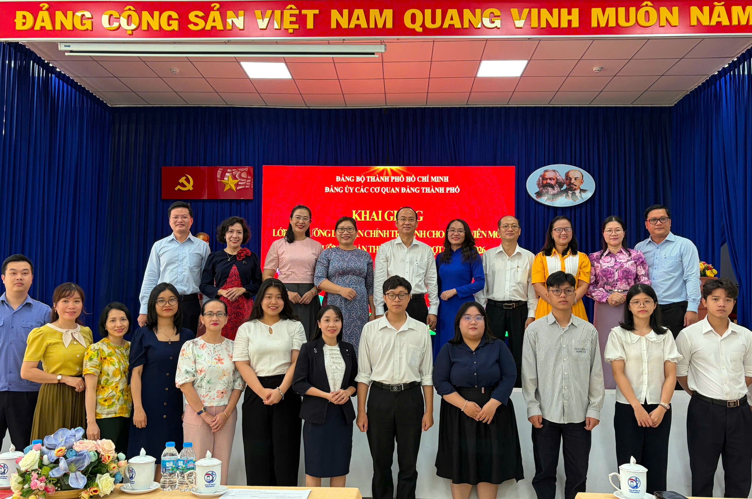 TPHCM: Hơn 250 người tham dự lớp bồi dưỡng lý luận chính trị và nhận thức Đảng - Ảnh 7.