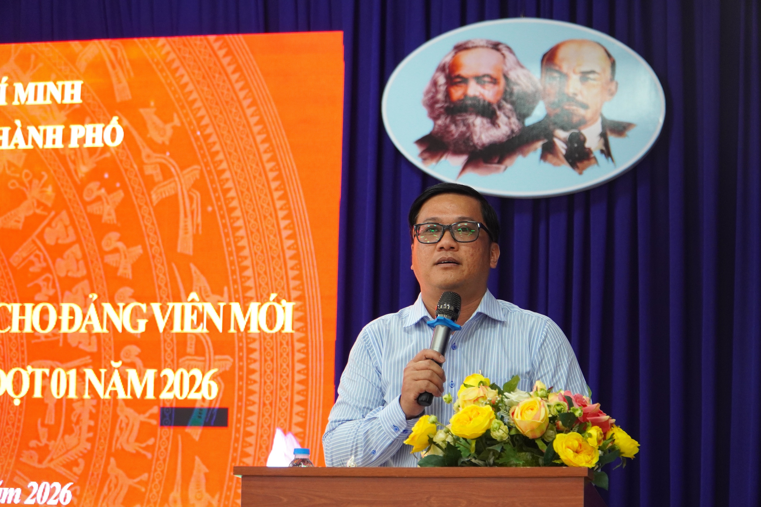 TPHCM: Hơn 250 người tham dự lớp bồi dưỡng lý luận chính trị và nhận thức Đảng - Ảnh 5.