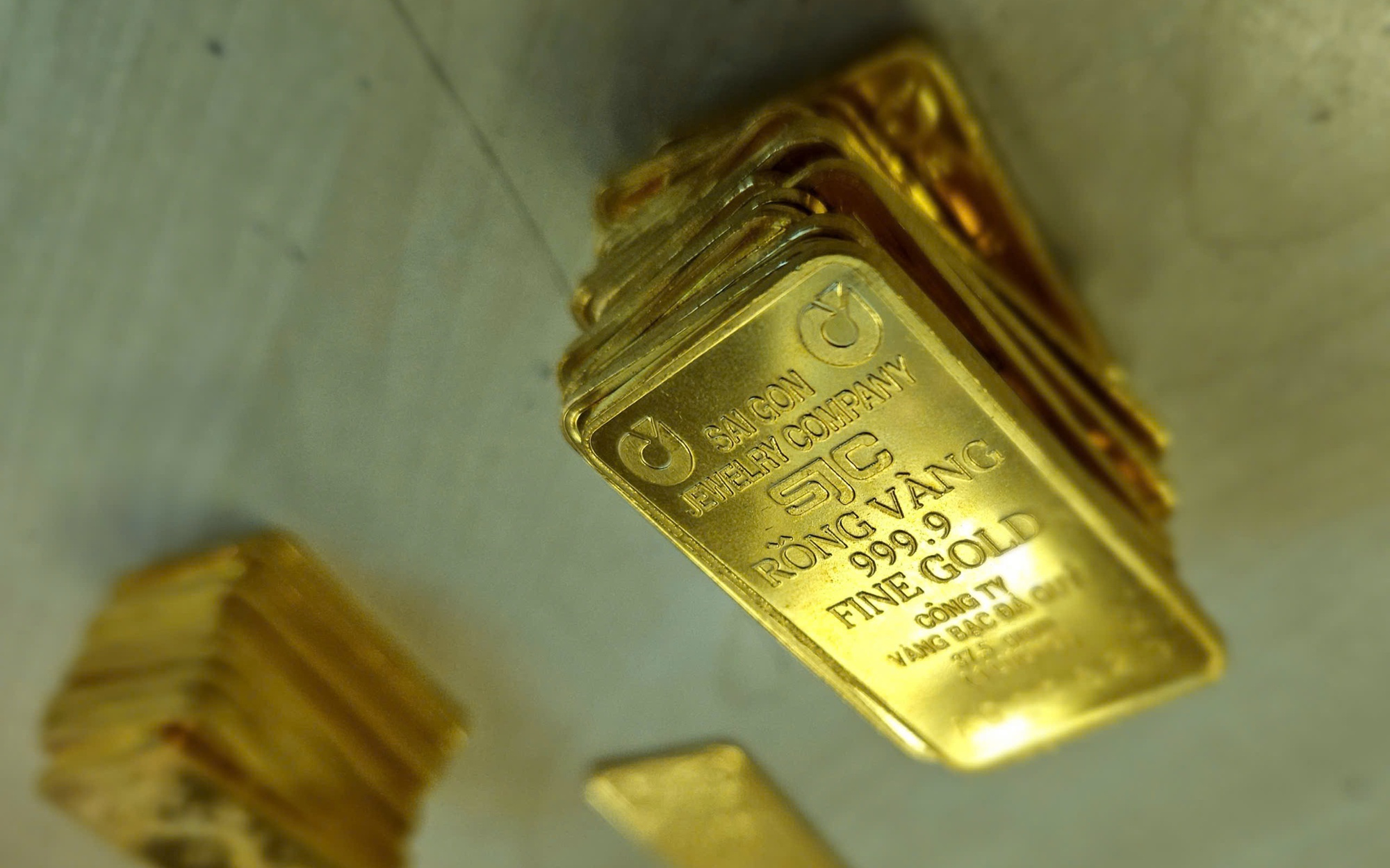 Giá vàng miếng SJC giảm mạnh Cuối ngày 21 - 5 , ảnh hưởng từ thị trường quốc tế - Ảnh 1. Giá vàng miếng SJC giảm mạnh Cuối ngày 21 - 5 , ảnh hưởng từ thị trường quốc tế - Ảnh 1.