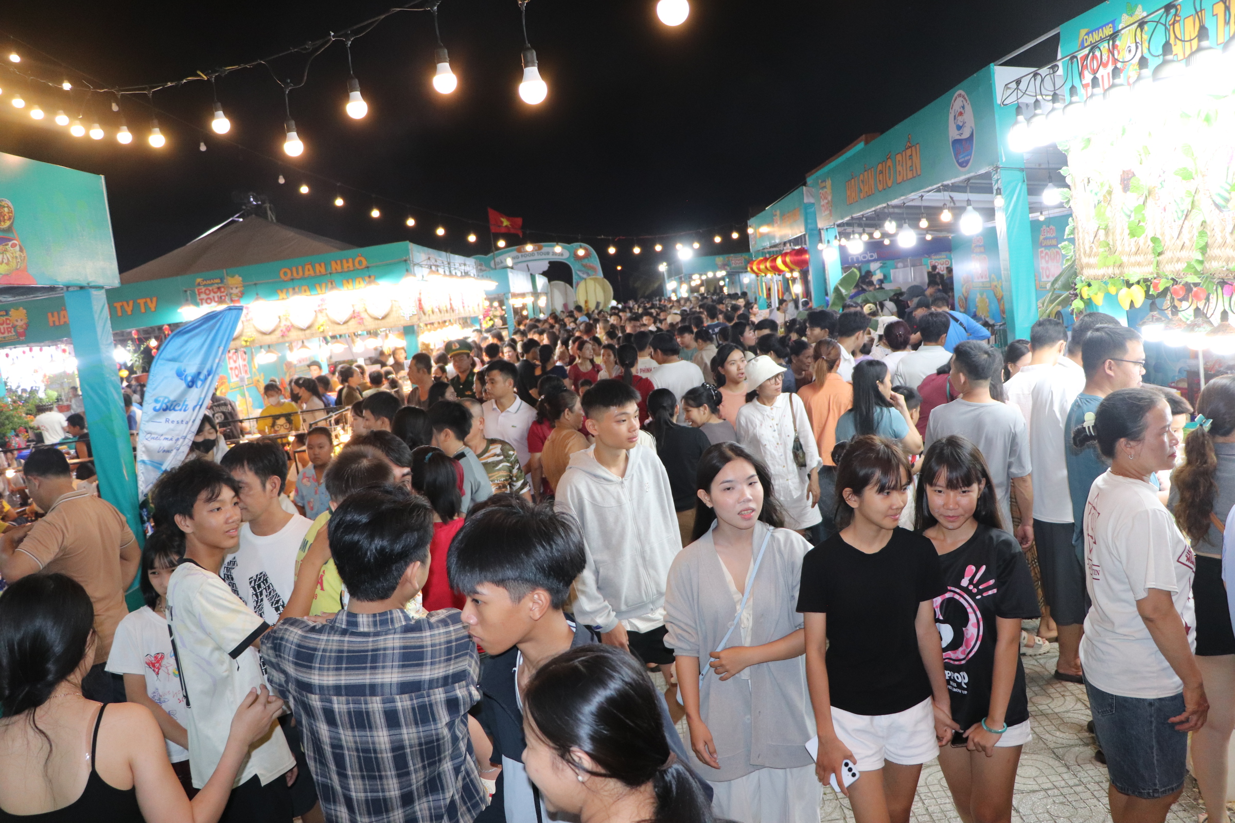 Hàng ngàn người tham gia lễ hội ẩm thực Đà Nẵng Food 2026 đầu tiên tại miền Nam - Ảnh 7. Hàng ngàn người tham gia lễ hội ẩm thực Đà Nẵng Food 2026 đầu tiên tại miền Nam - Ảnh 7.