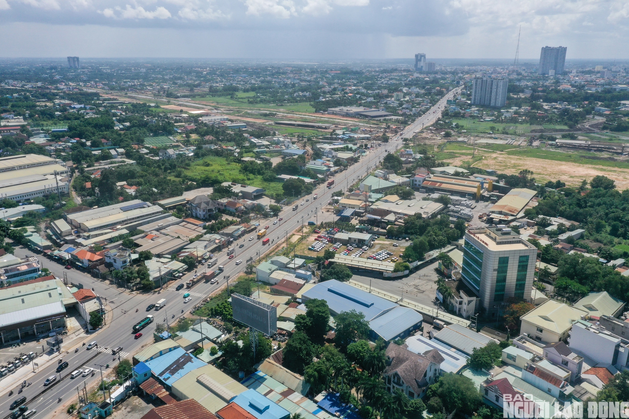 TPHCM tăng tốc hoàn thành Quốc lộ 13 và suối Cái trong năm 2026 - Ảnh 1. TPHCM tăng tốc hoàn thành Quốc lộ 13 và suối Cái trong năm 2026 - Ảnh 1.