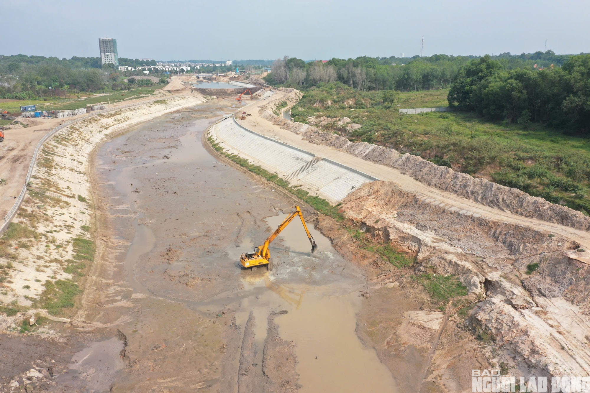 TPHCM tăng tốc hoàn thành Quốc lộ 13 và suối Cái trong năm 2026 - Ảnh 12. TPHCM tăng tốc hoàn thành Quốc lộ 13 và suối Cái trong năm 2026 - Ảnh 12.