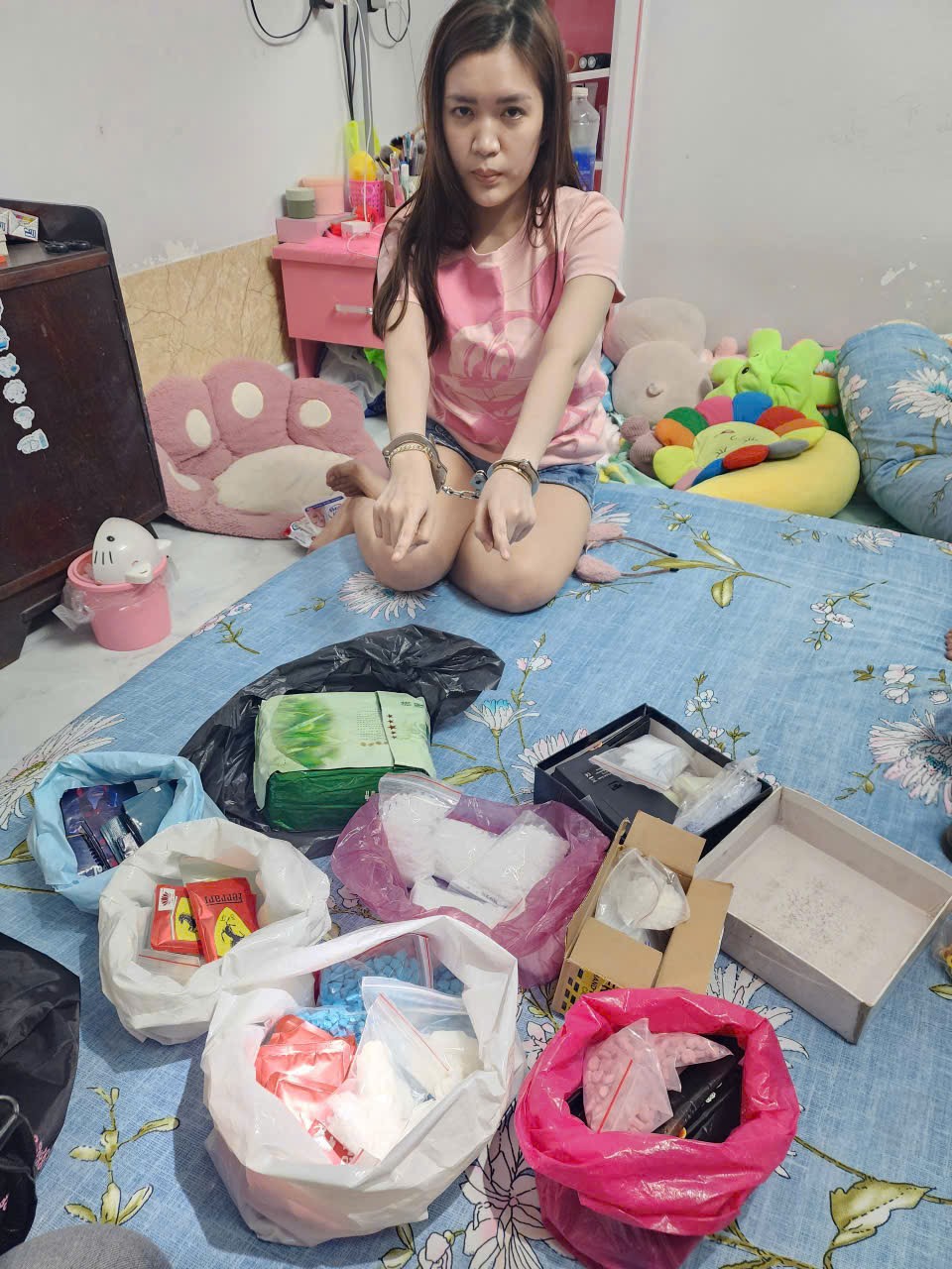 CLIP: Trinh sát Công an TPHCM dí đường dây ma tuý như phim hành động - Ảnh 2.