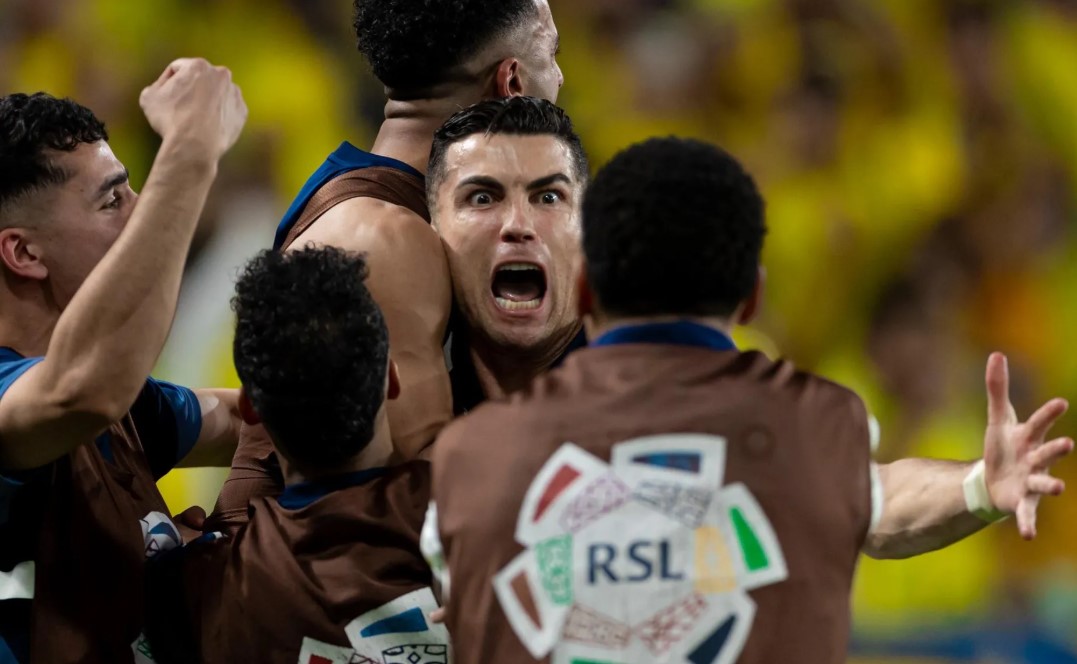 Ronaldo và những tranh cãi! - Ảnh 2.