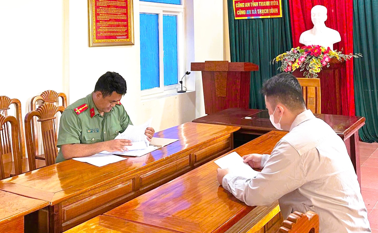 Báo chốt CSGT lên mạng xã hội, người đàn ông bị xử phạt - Ảnh 1.